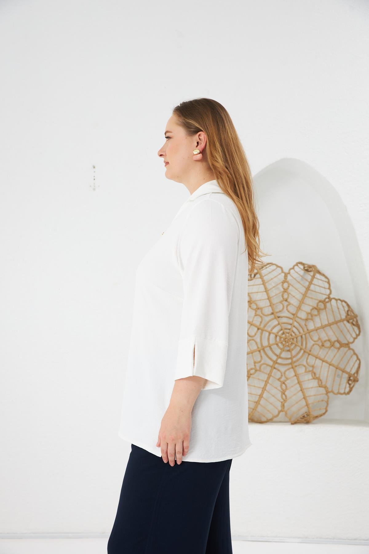 Yaka Detaylı Büyük Beden Bluz Ekru