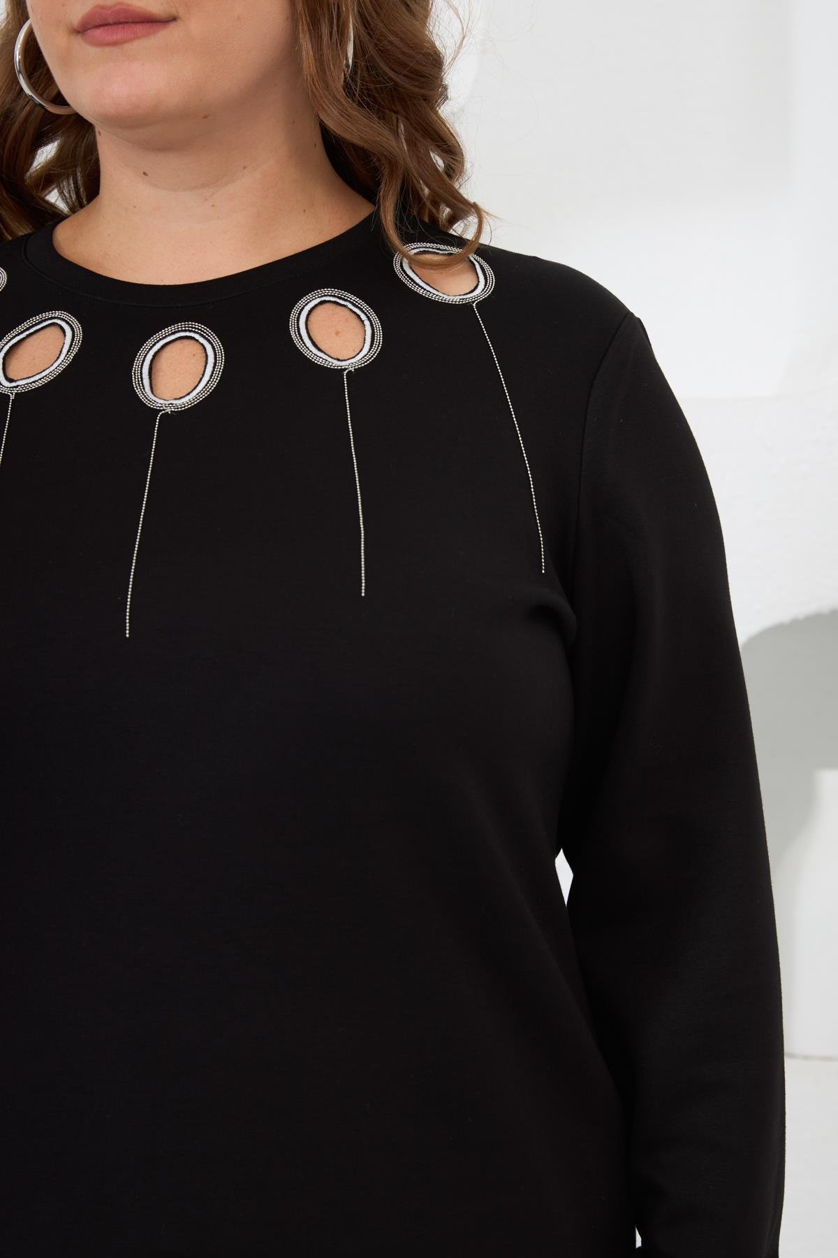 Yaka Detaylı Kol ve Eteği Büzgülü Büyük Beden Sweat Siyah