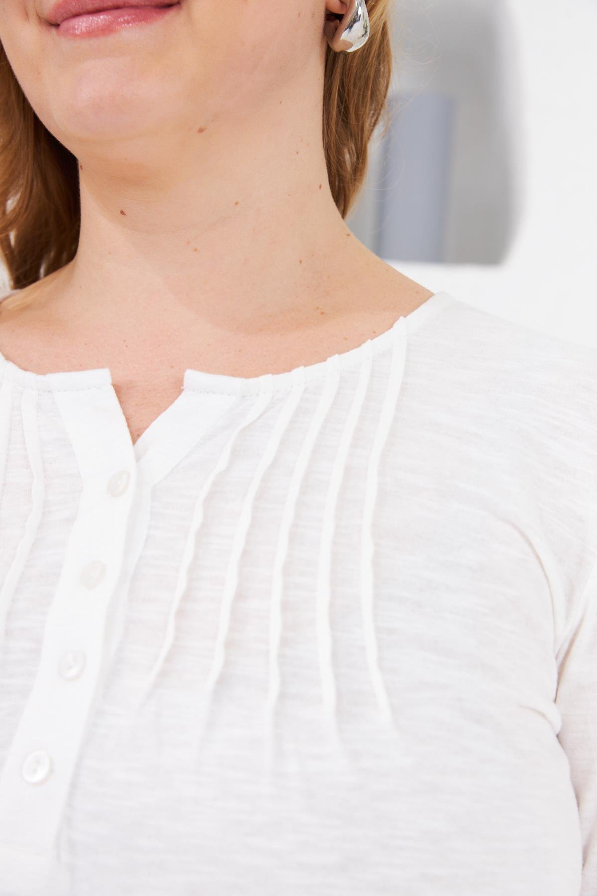 Yaka Nervürlü Büyük Beden Bluz Ekru