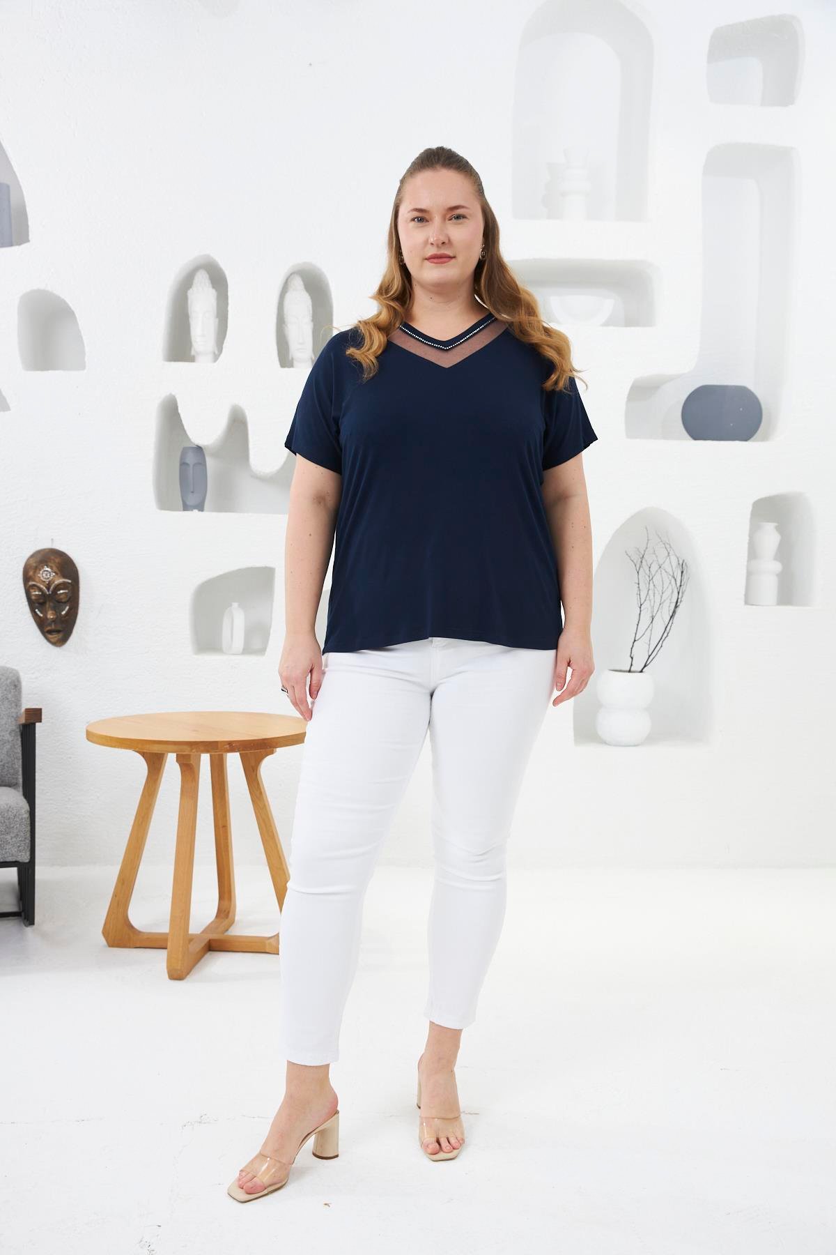 Yaka Tül Ve Taş Detaylı Büyük Beden Tişört Lacivert