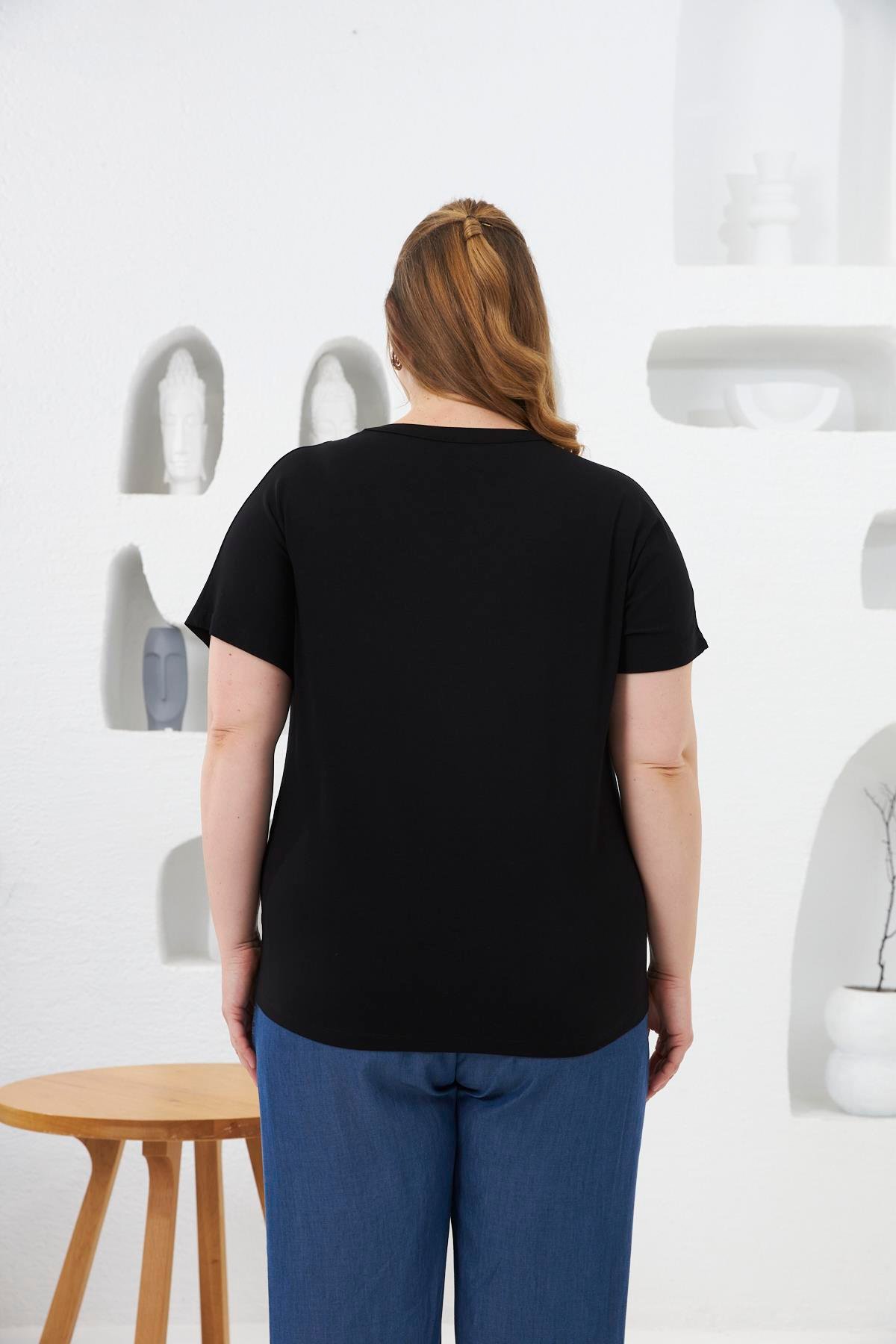 Yaka Tül Ve Taş Detaylı Büyük Beden Tişört Siyah