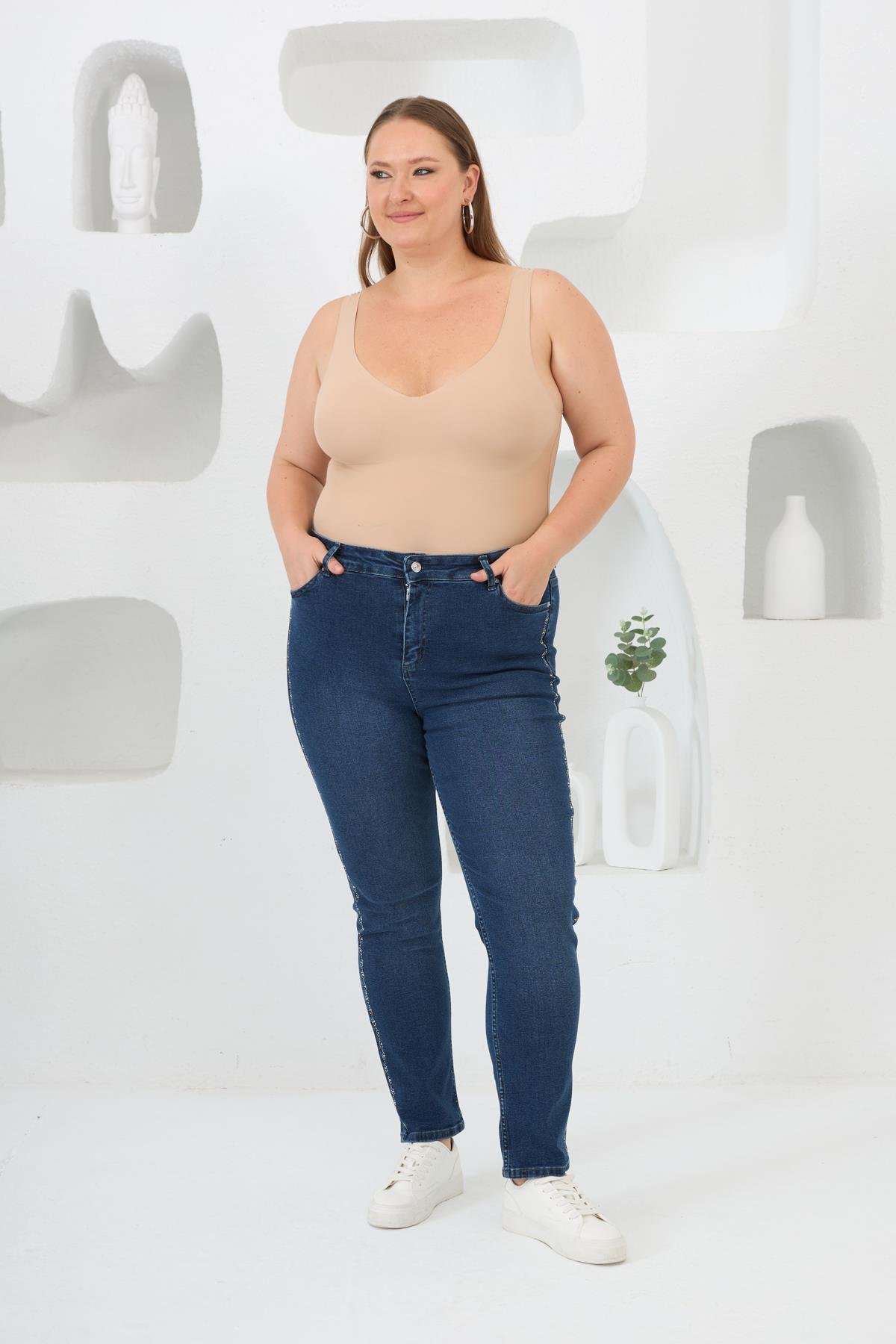 Yanları Taş Baskılı Büyük Beden Kot Pantolon Mavi