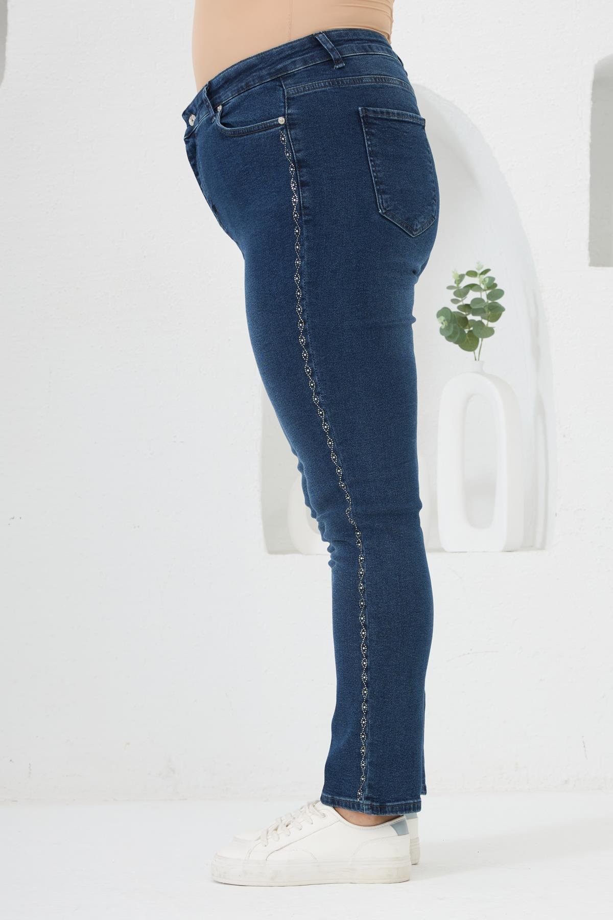 Yanları Taş Baskılı Büyük Beden Kot Pantolon Mavi