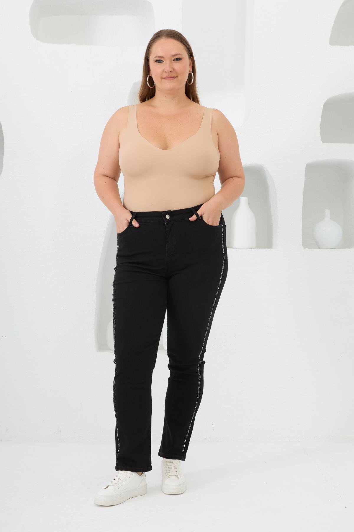 Yanları Taş Baskılı Büyük Beden Kot Pantolon Siyah