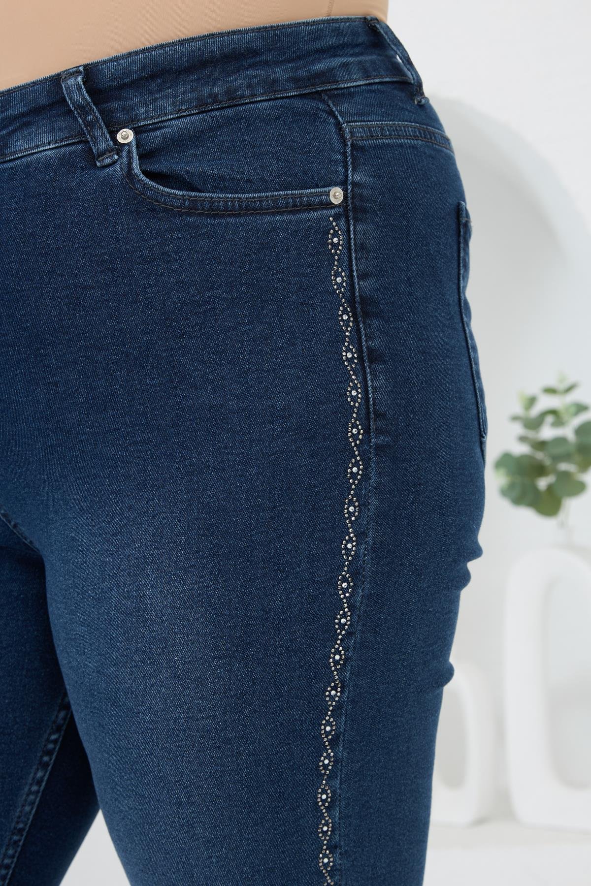 Yanları Taş Baskılı Büyük Beden Kot Pantolon Mavi