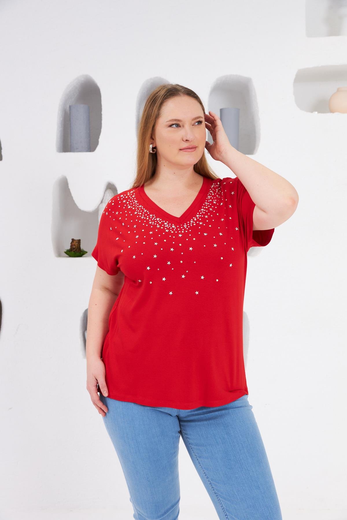 Yıldız Taş Baskılı Büyük Beden Tişört Kırmızı