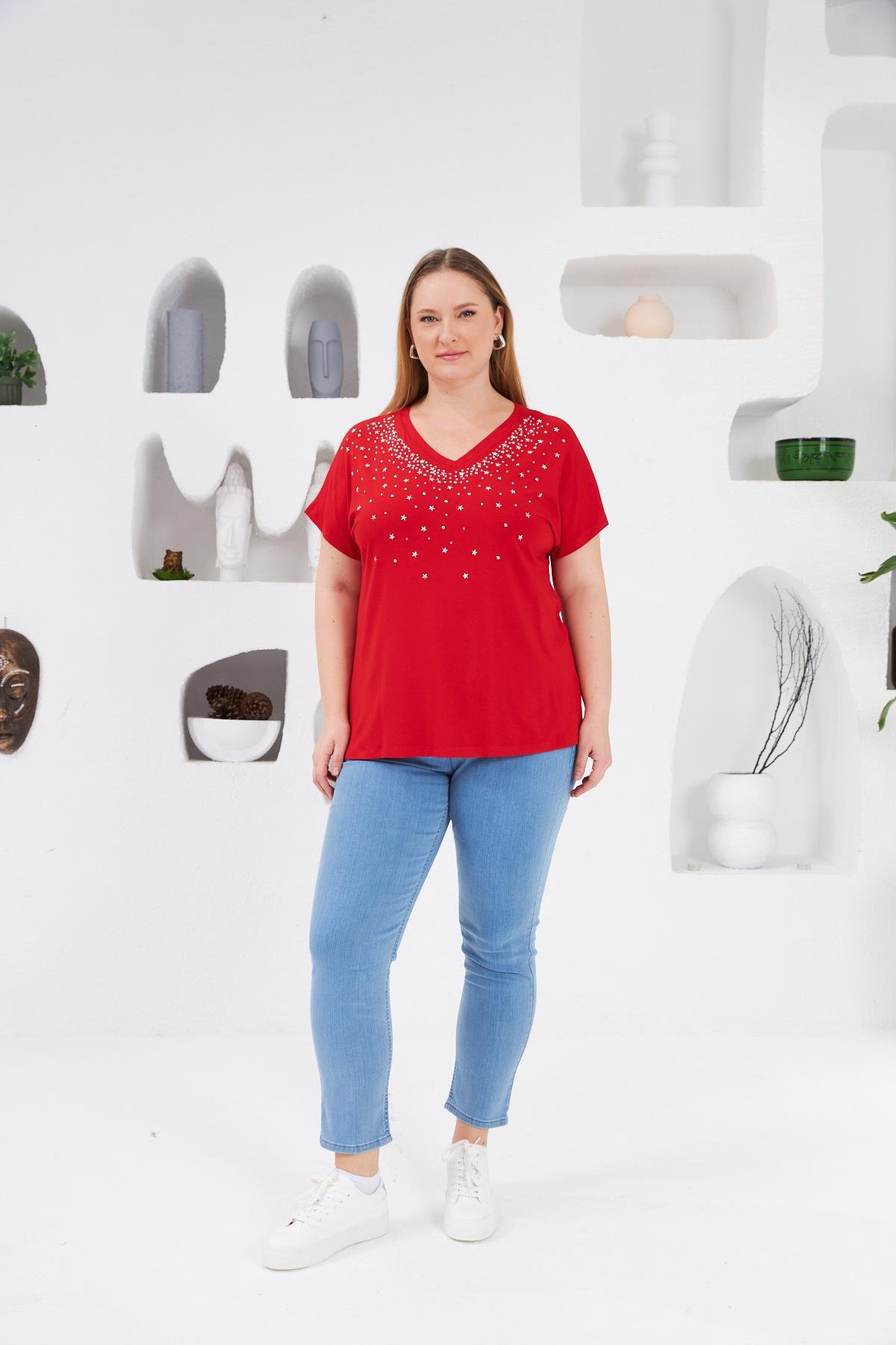 Yıldız Taş Baskılı Büyük Beden Tişört Kırmızı