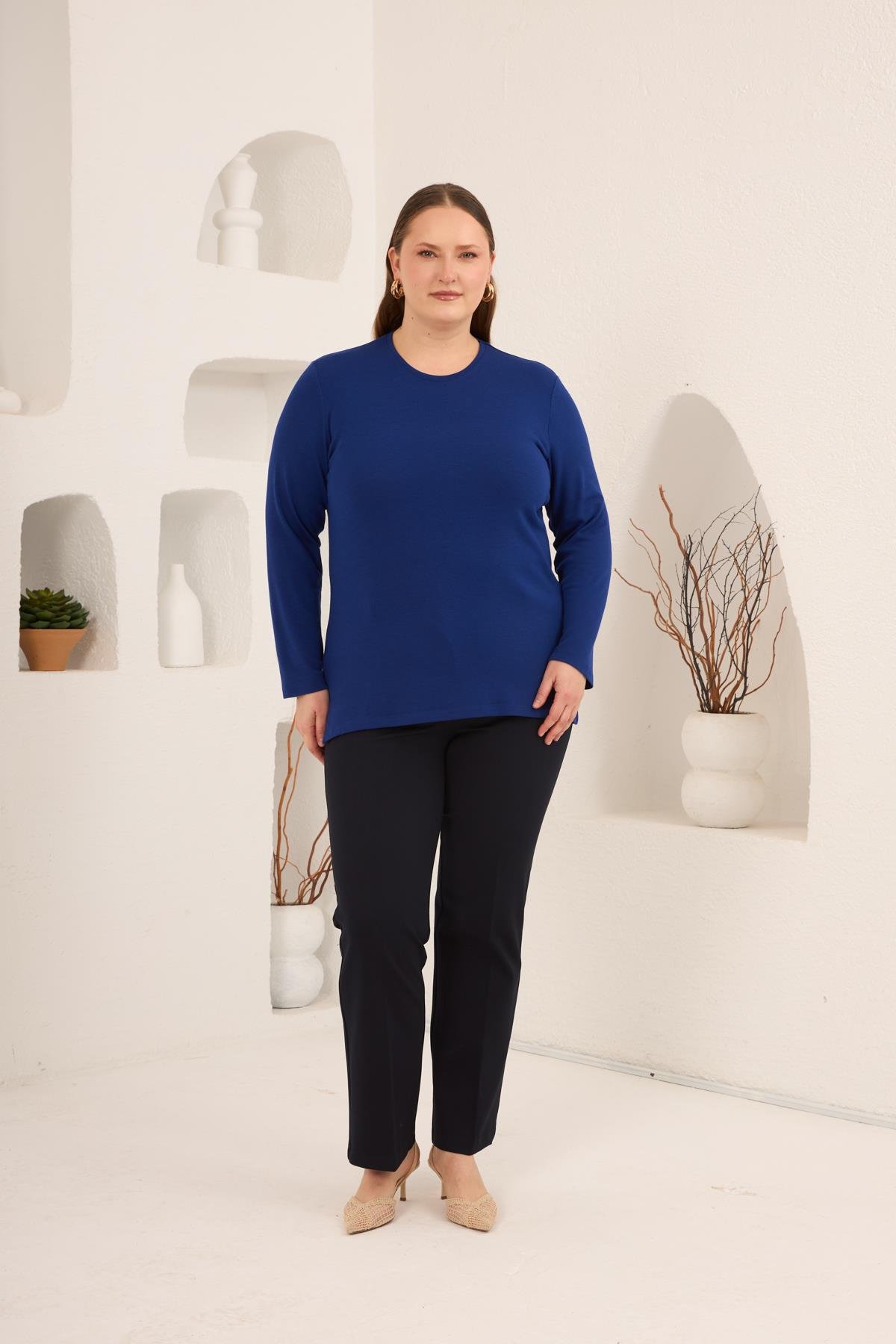 Yırtmaç Detaylı Bisiklet Yaka Kadın Büyük Beden Basic Triko Saks - RMG