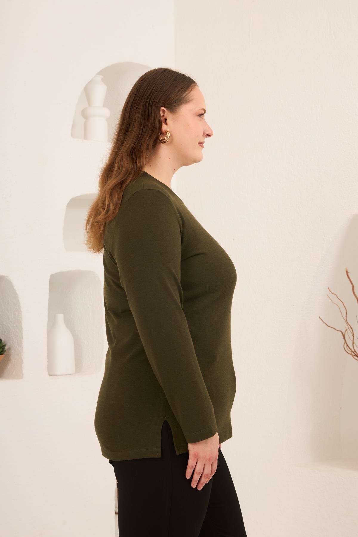 Yırtmaç Detaylı Bisiklet Yaka Kadın Büyük Beden Basic Triko Haki - RMG