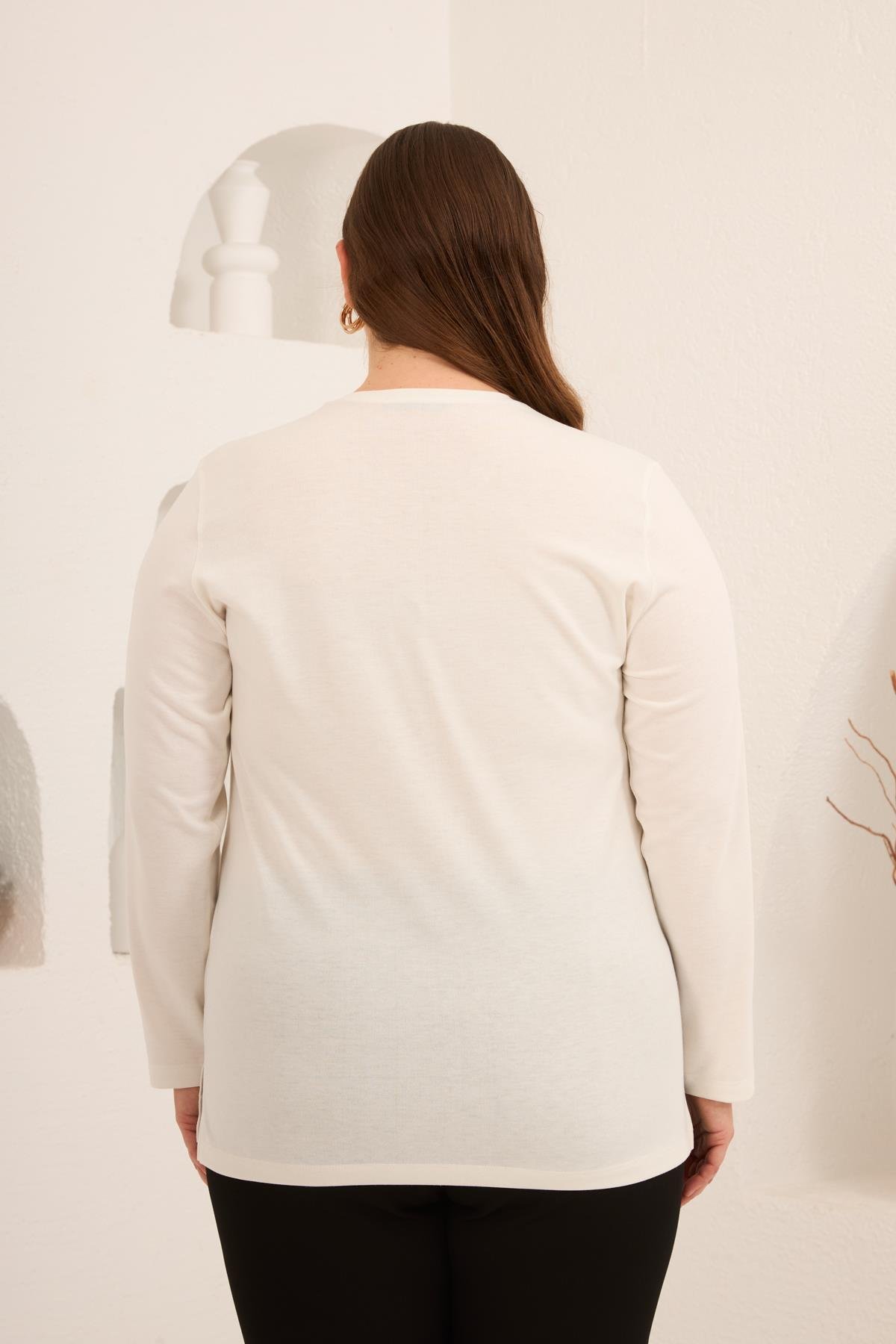 Yırtmaç Detaylı Bisiklet Yaka Kadın Büyük Beden Basic Triko Ekru - RMG