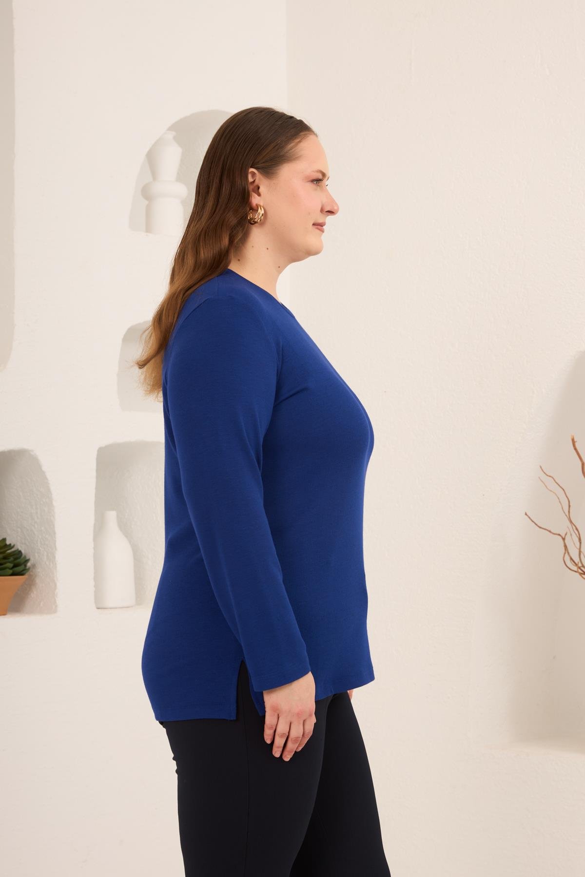 Yırtmaç Detaylı Bisiklet Yaka Kadın Büyük Beden Basic Triko Saks - RMG