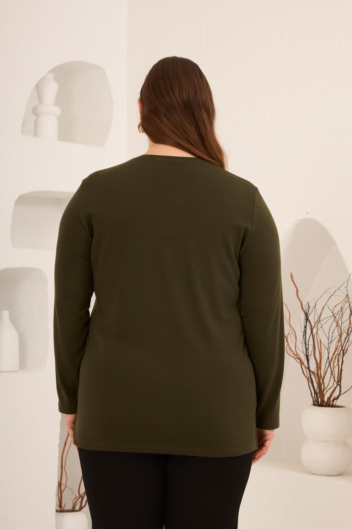 Yırtmaç Detaylı Bisiklet Yaka Kadın Büyük Beden Basic Triko Haki - RMG