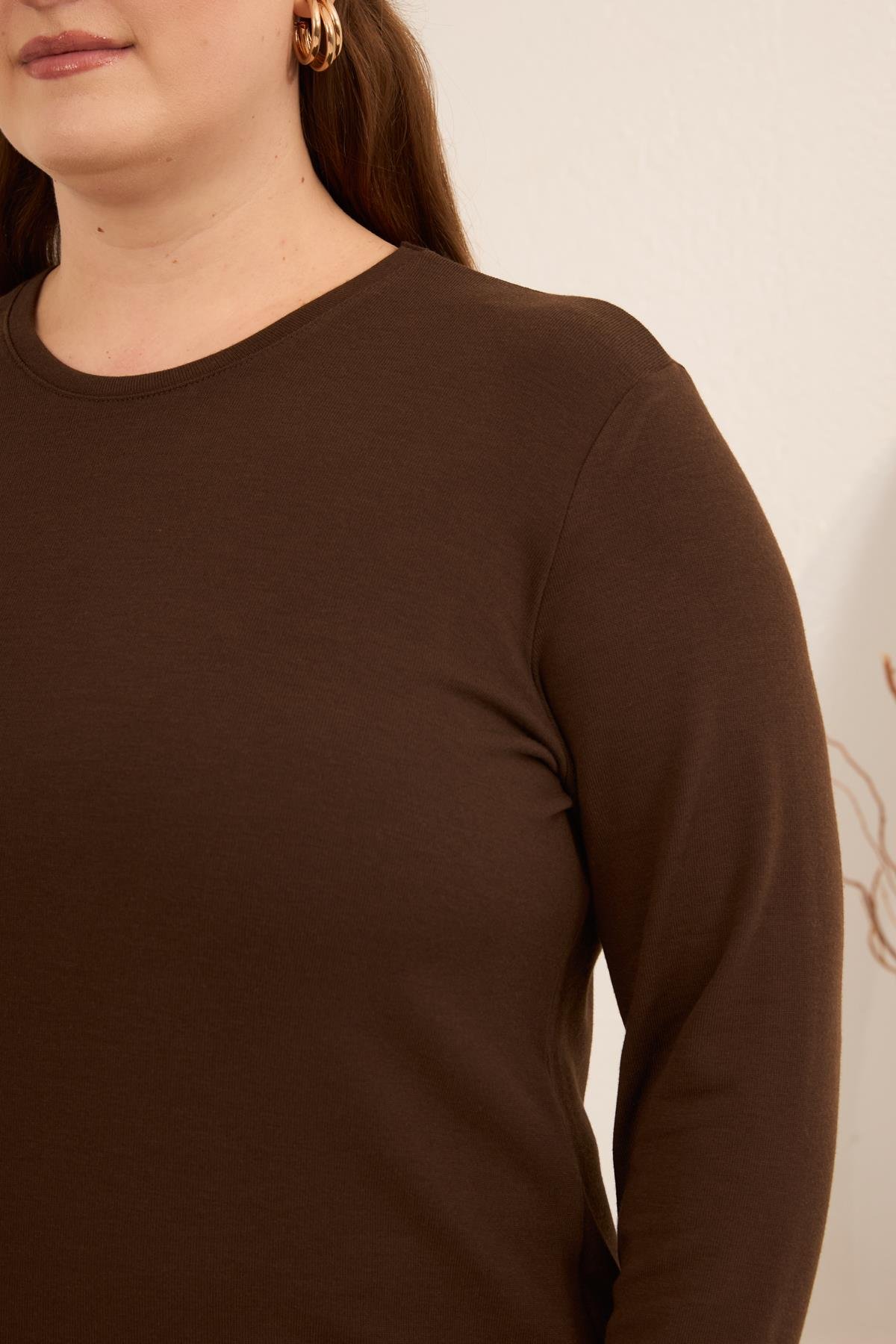 Yırtmaç Detaylı Bisiklet Yaka Kadın Büyük Beden Basic Triko Kahve - RMG