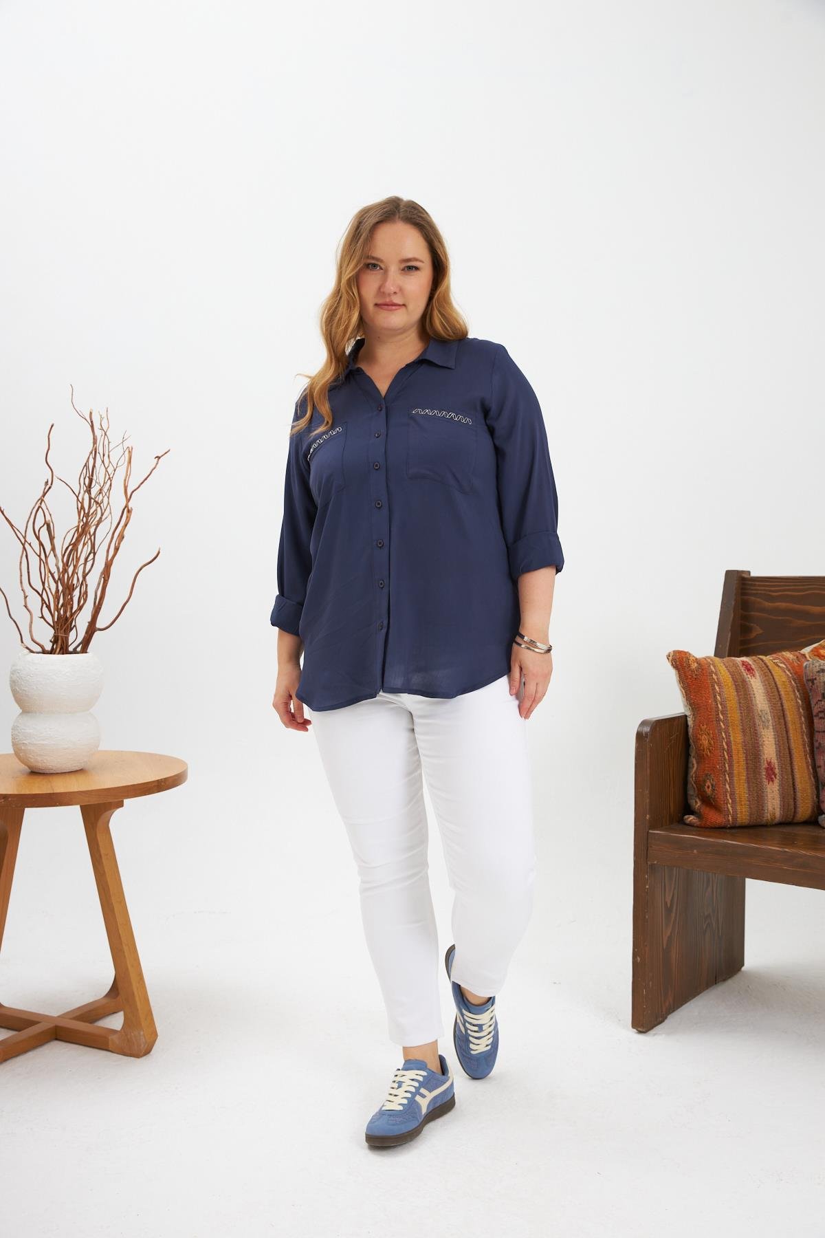 Zincir Nakış Detay Büyük Beden Gömlek Lacivert