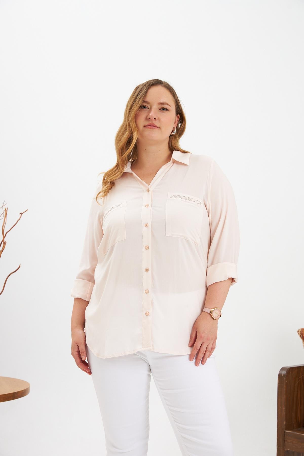 Zincir Nakış Detay Büyük Beden Gömlek Krem