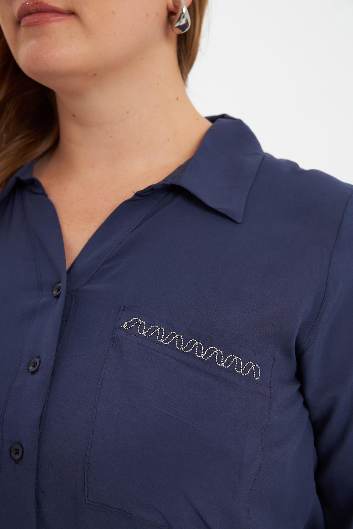 Zincir Nakış Detay Büyük Beden Gömlek Lacivert