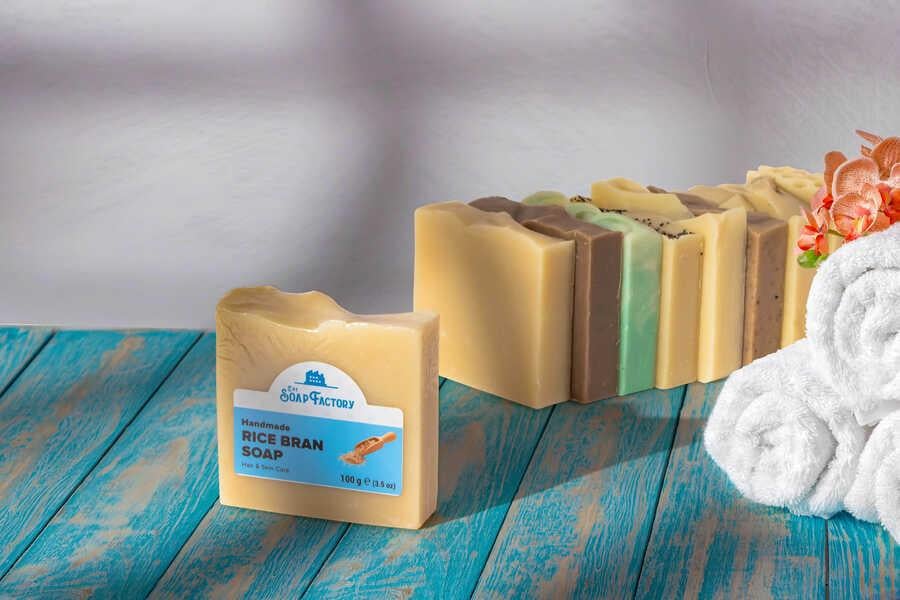 The Soap Factory İpek Seri El Yapımı Pirinç Kepeği Sabunu 100 g  x 3 Adet (Toplam 300 g) 