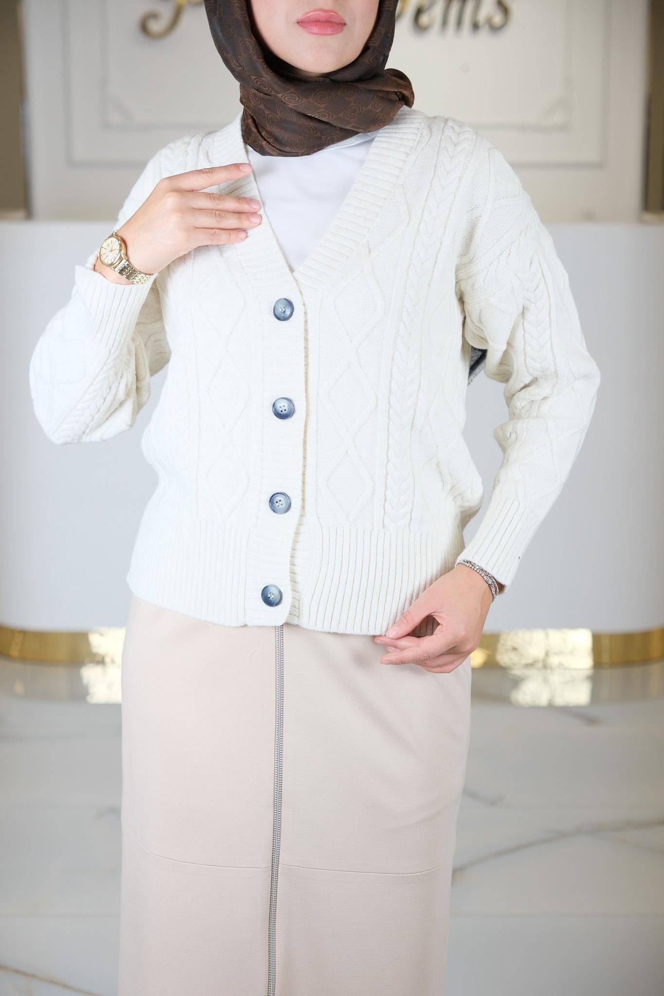 HIRKA EKRU