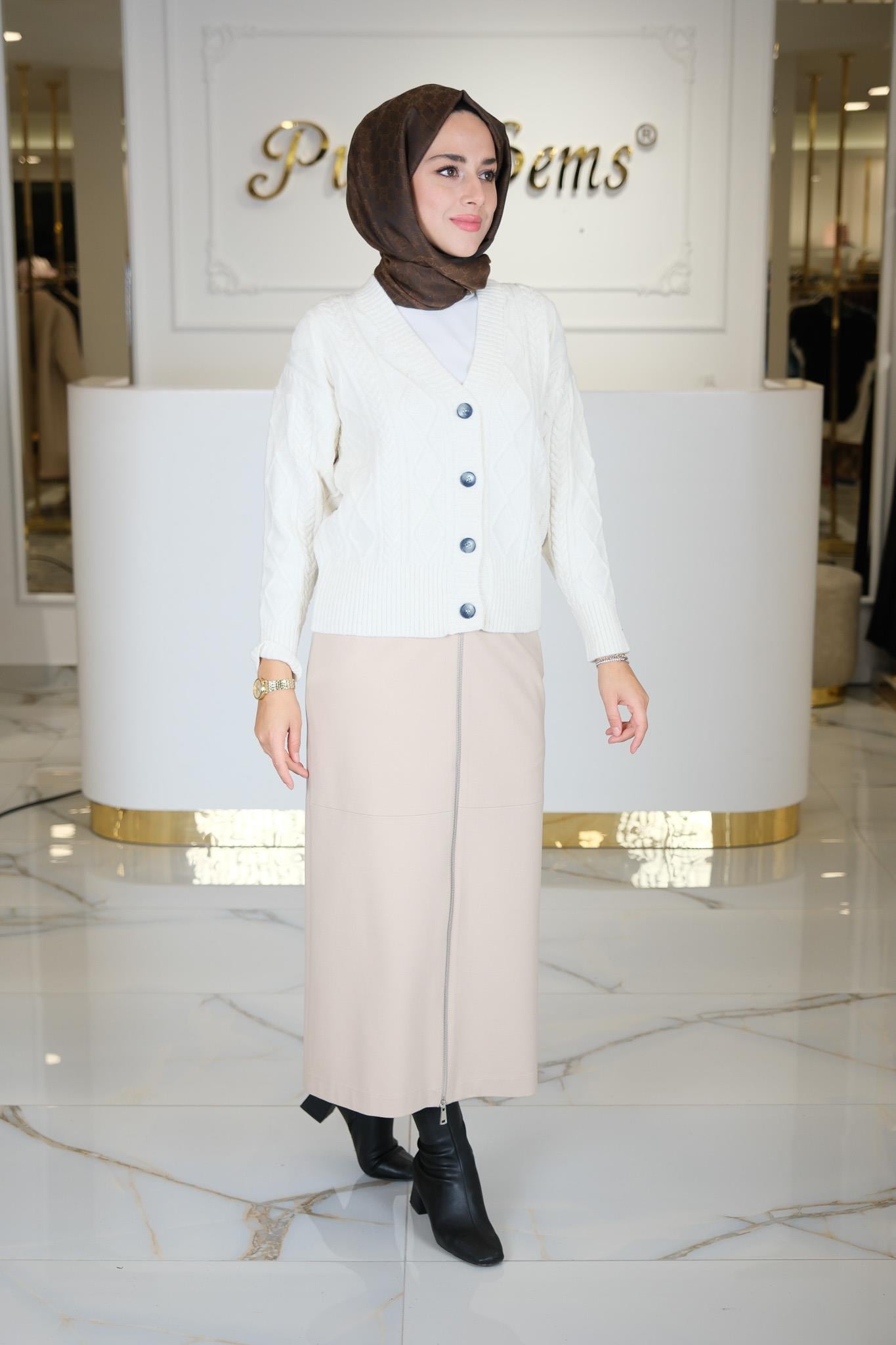 HIRKA EKRU