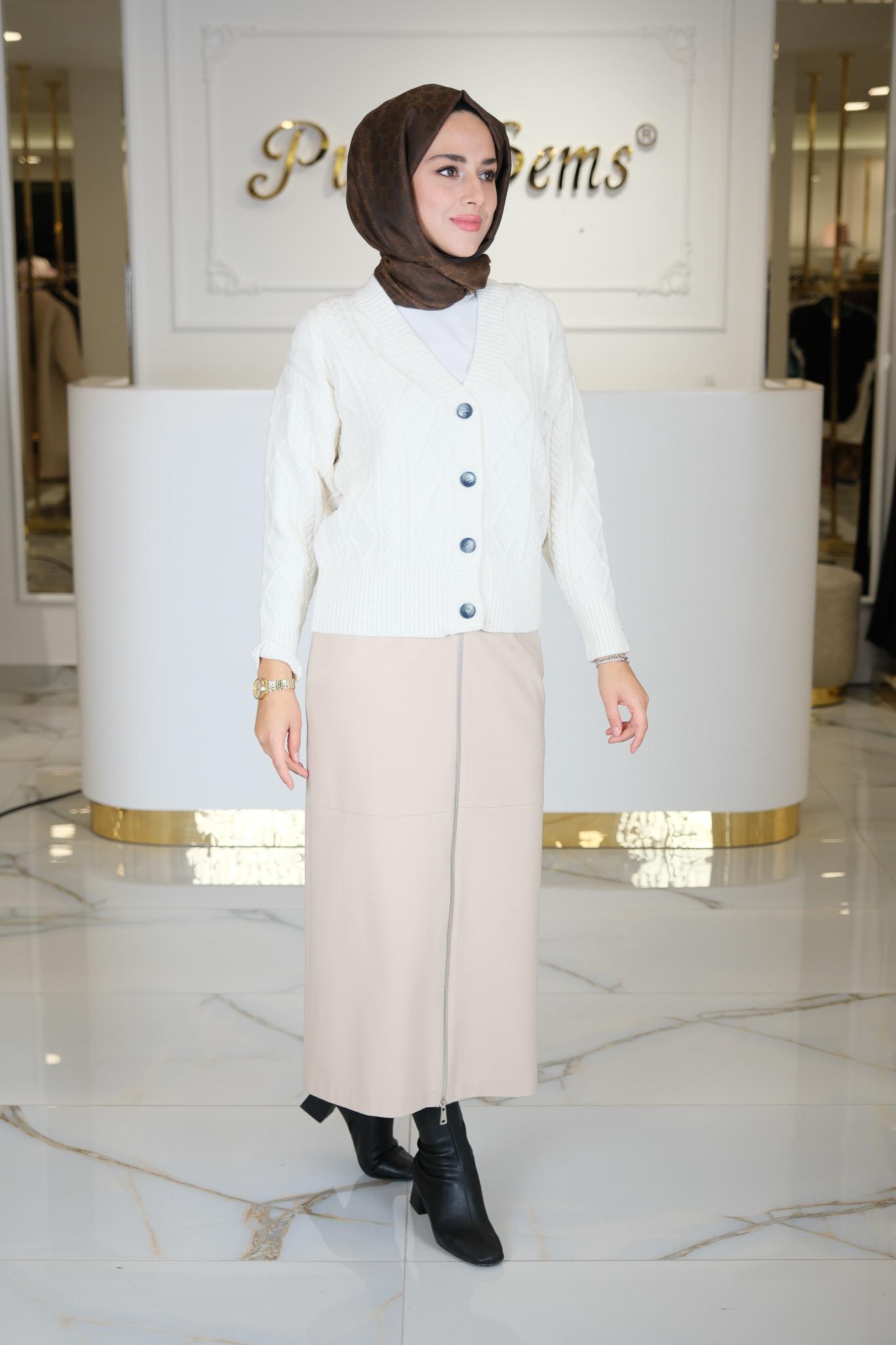 HIRKA EKRU