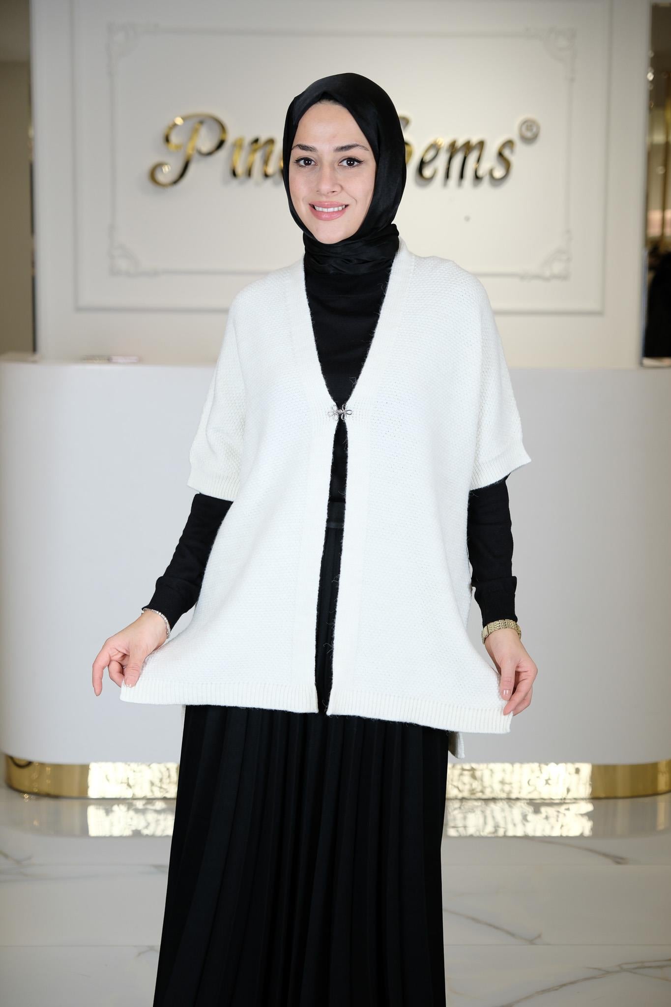 HIRKA PANCO EKRU