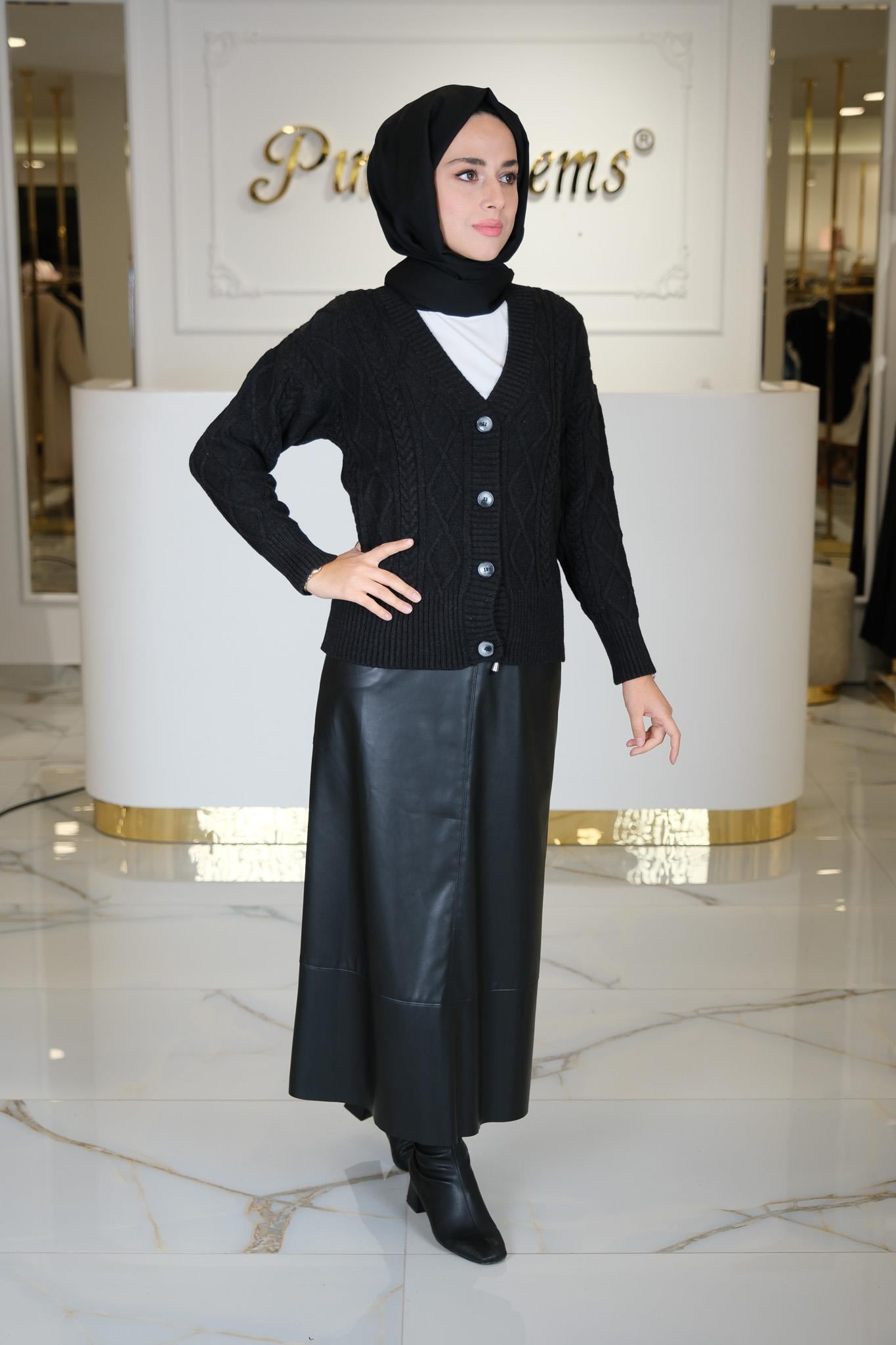 HIRKA SIYAH