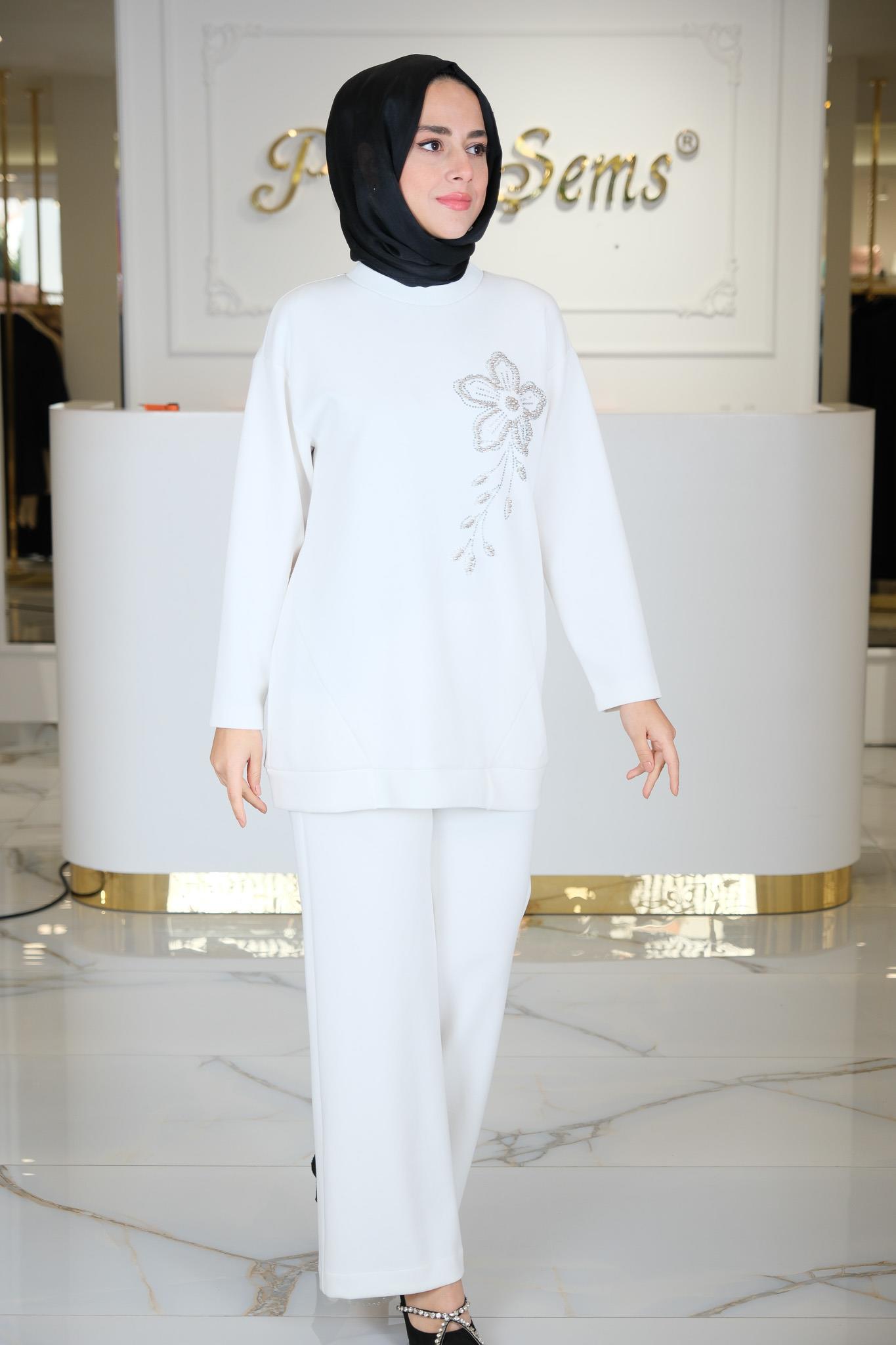 TAKIM EKRU