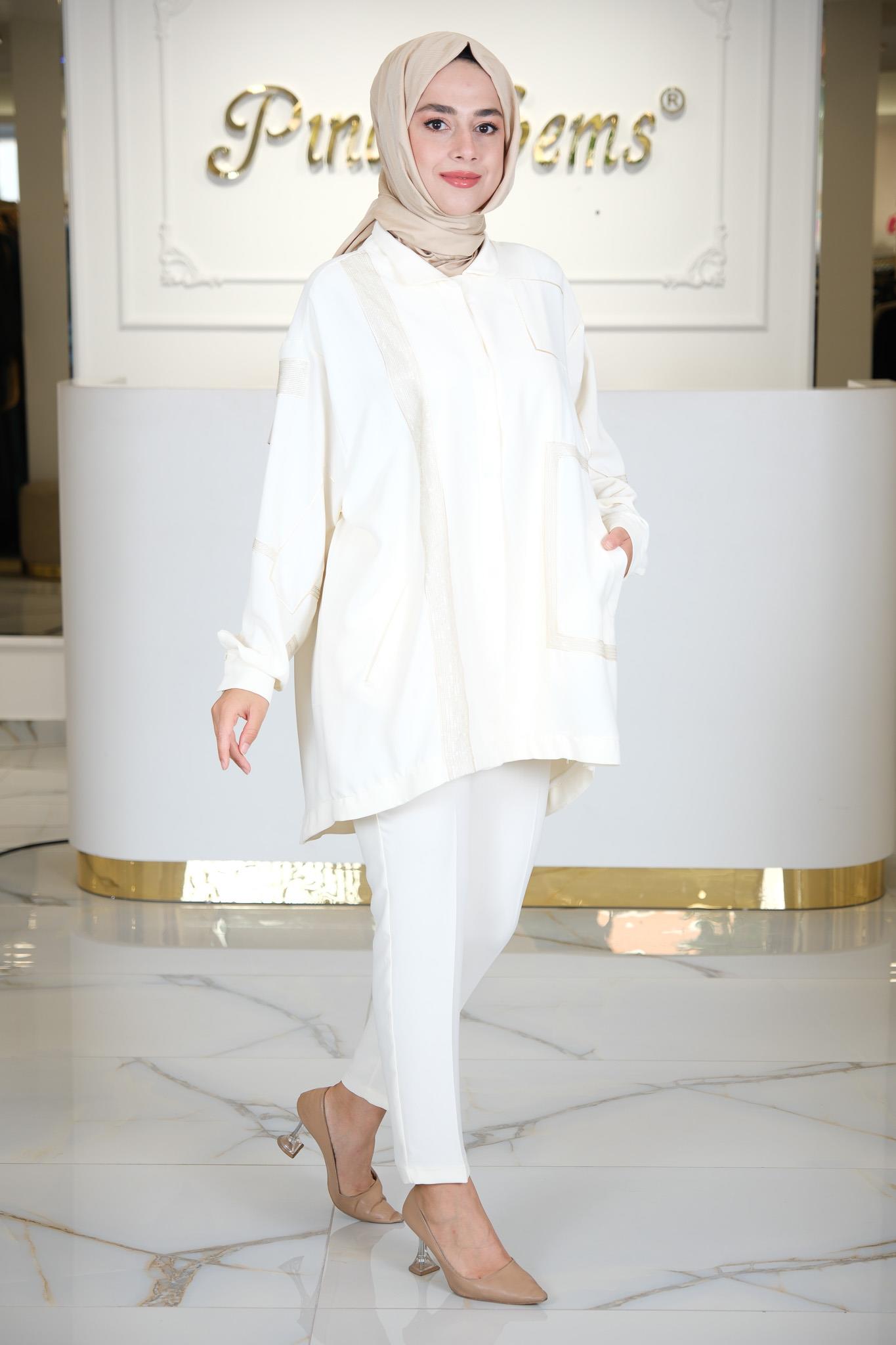 TAKIM EKRU