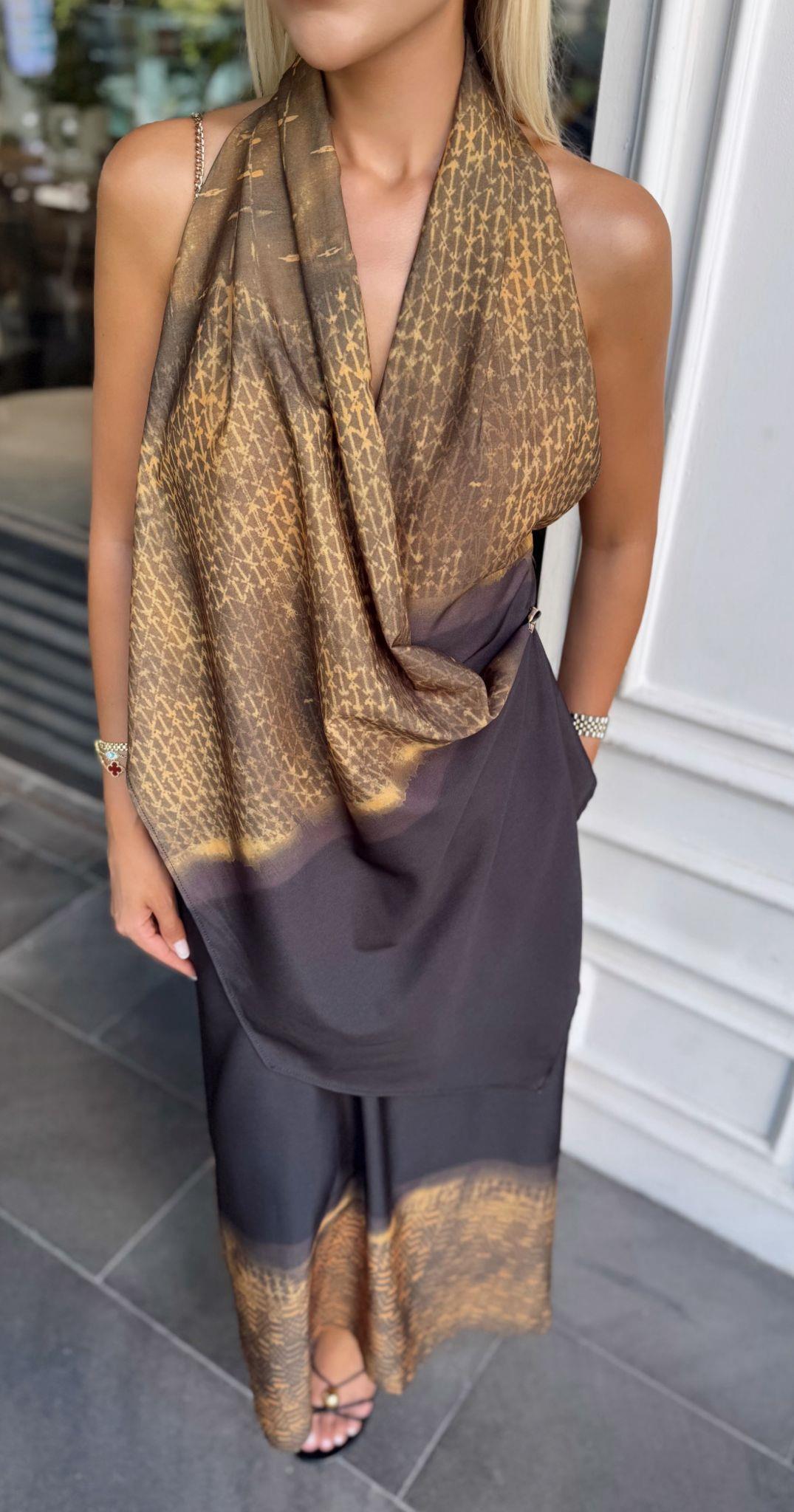 ASİMETRİK DRAPELİ HALTER YAKA ELBİSE