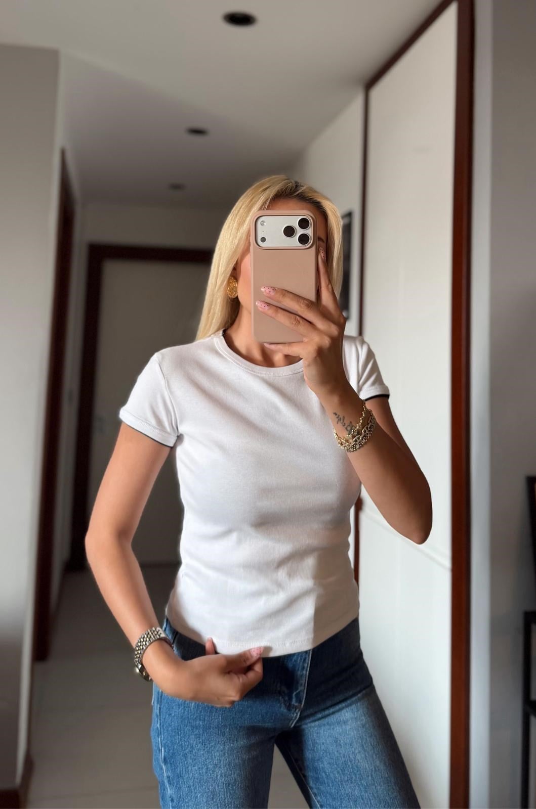 BEYAZ DİLVİN BİYELİ TSHİRT