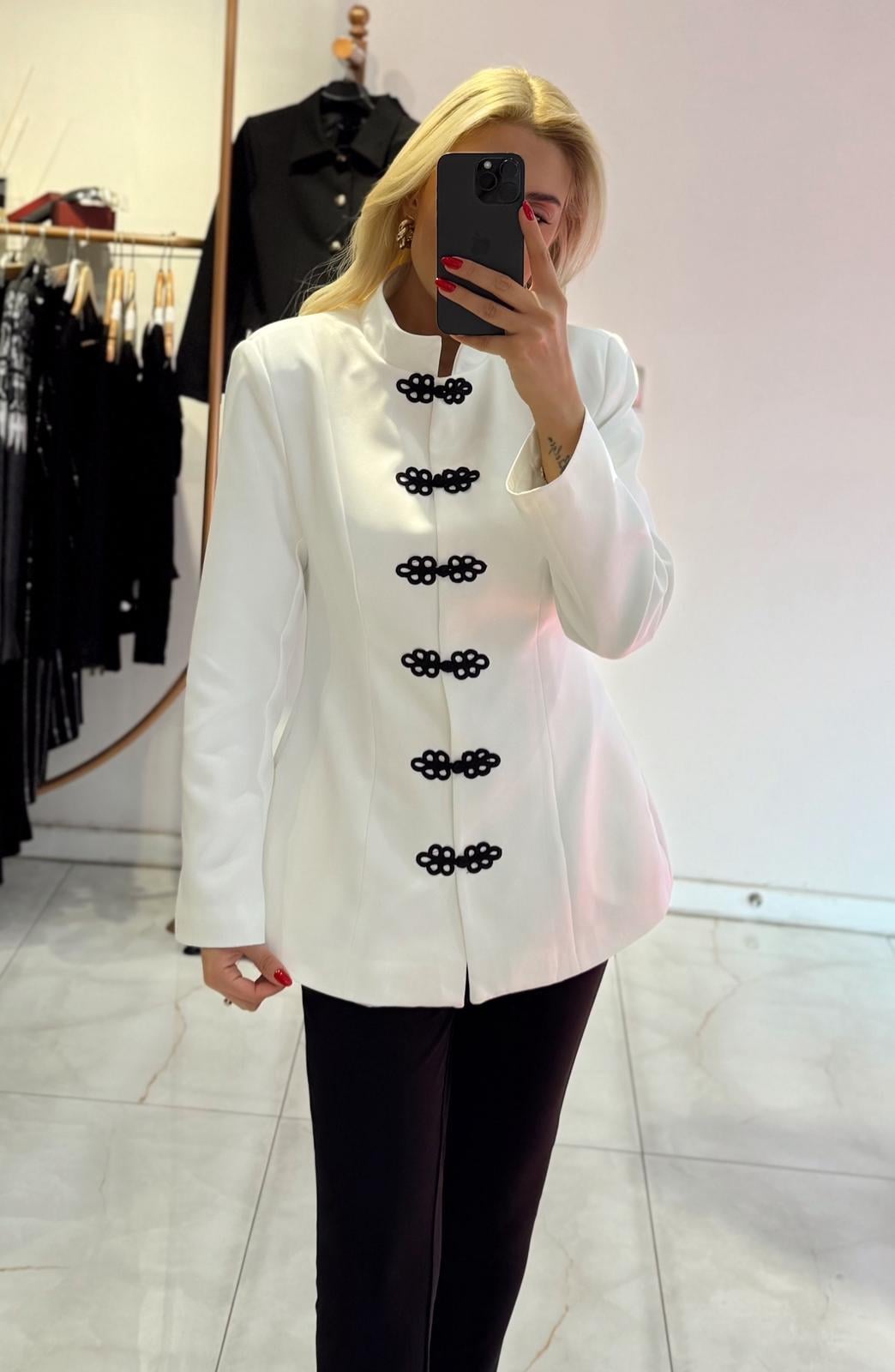 BEYAZ NAPOLYON NAKIŞ DÜĞMELİ BLAZER CEKET
