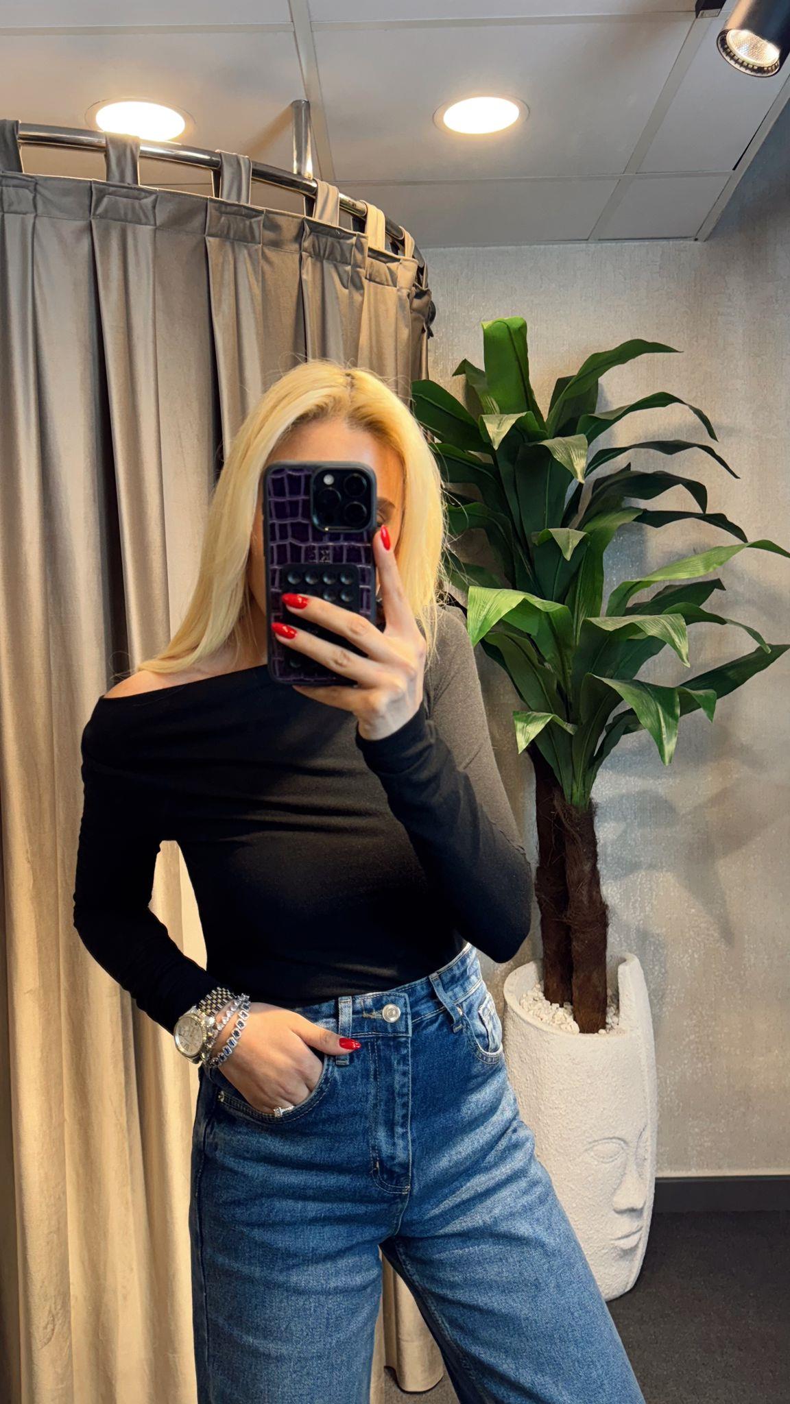 DÜŞÜK OMUZ BASİC BLUZ SİYAH