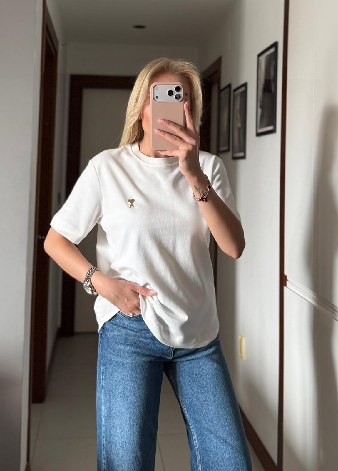 EKRU ORJ MARKA GOLD METAL KALP LOGOLU TSHİRT