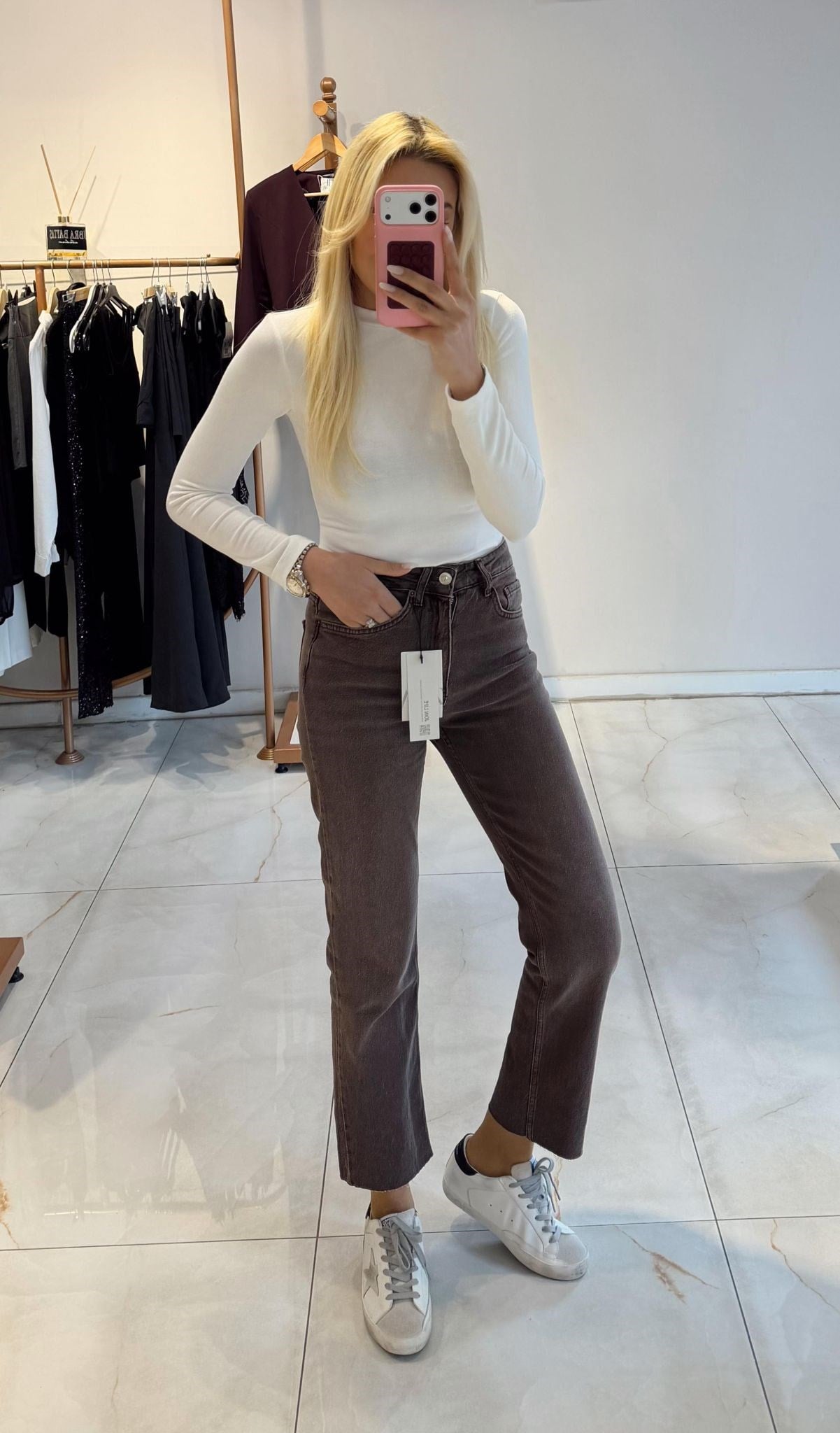 KAHVE YIKAMALI KESİK PAÇA BOYFİT JEAN