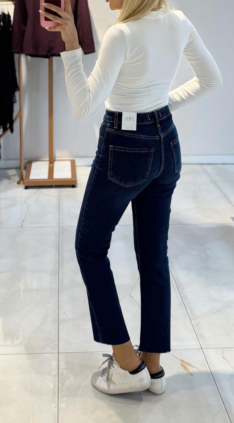 LACİVERT BOYFİT KESİK PAÇA JEAN