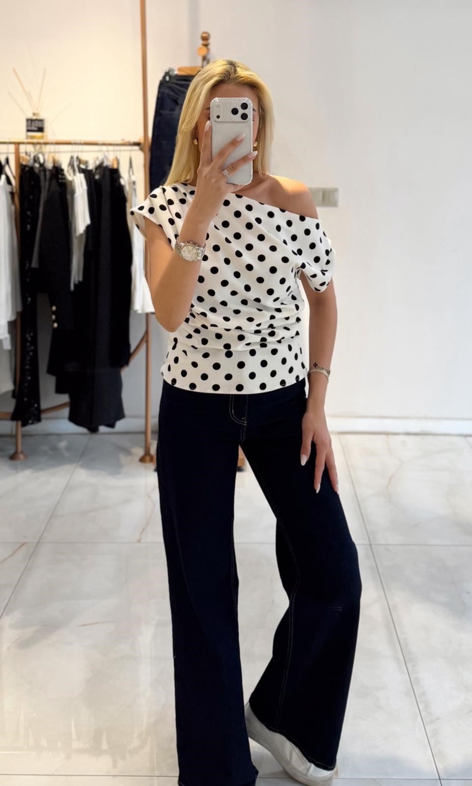 PUANTİYELİ DRAPELİ BLUZ