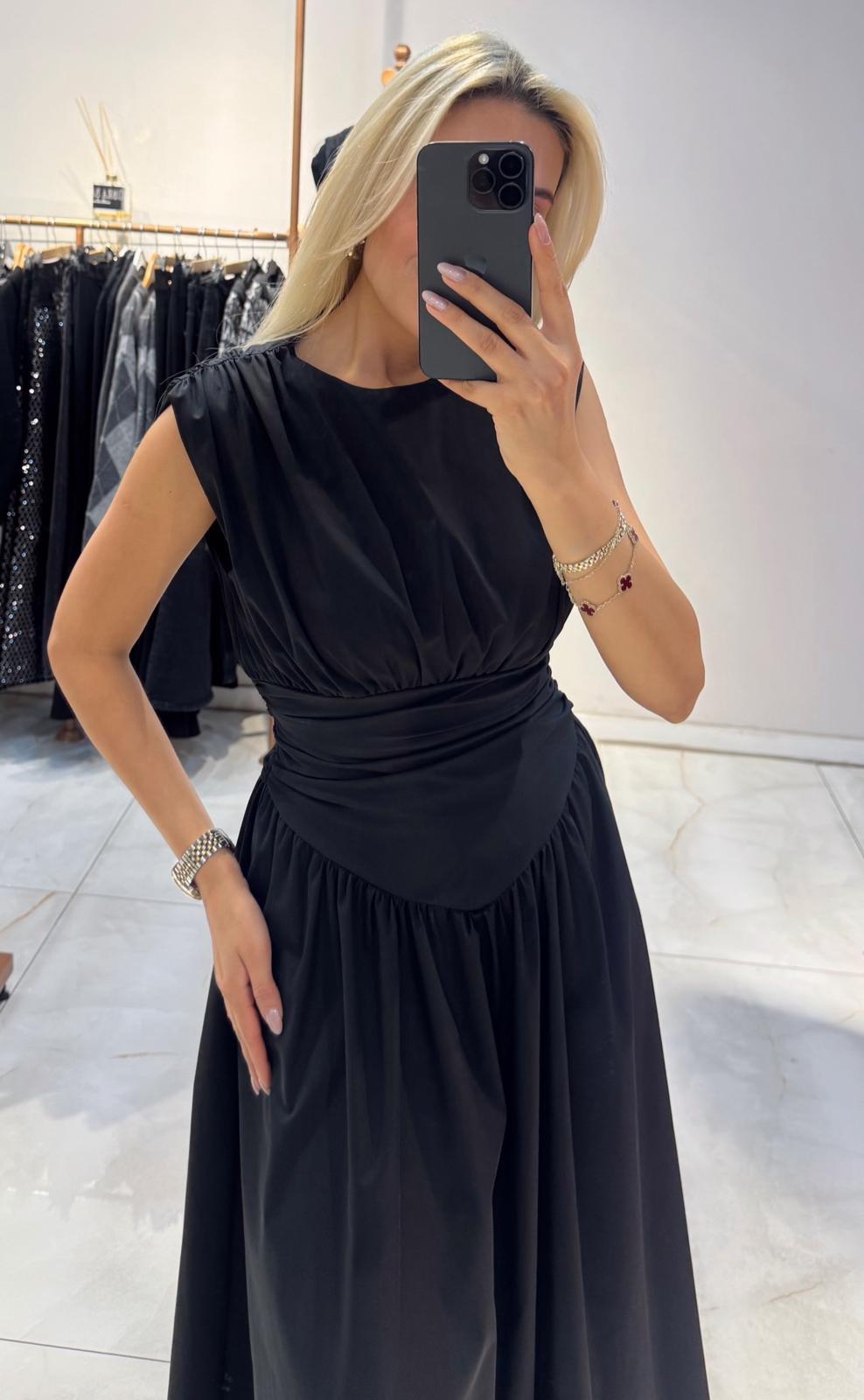 SİYAH DRAPELİ BEL DETAYLI ELBİSE