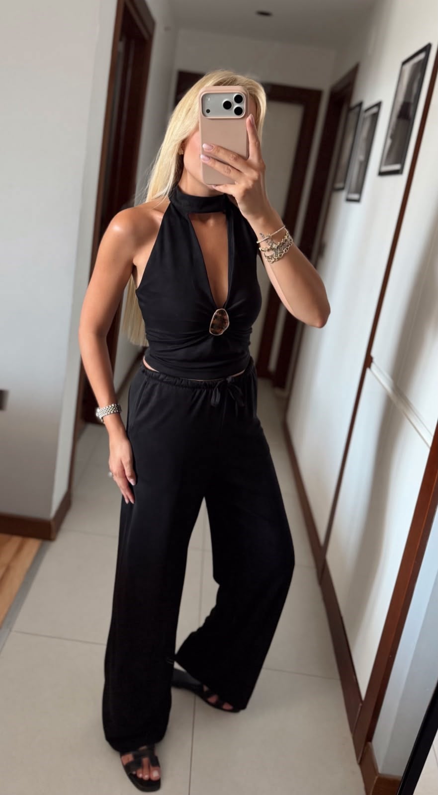 SİYAH GOLD BROŞLU BLUZ PANTOLON TAKIM