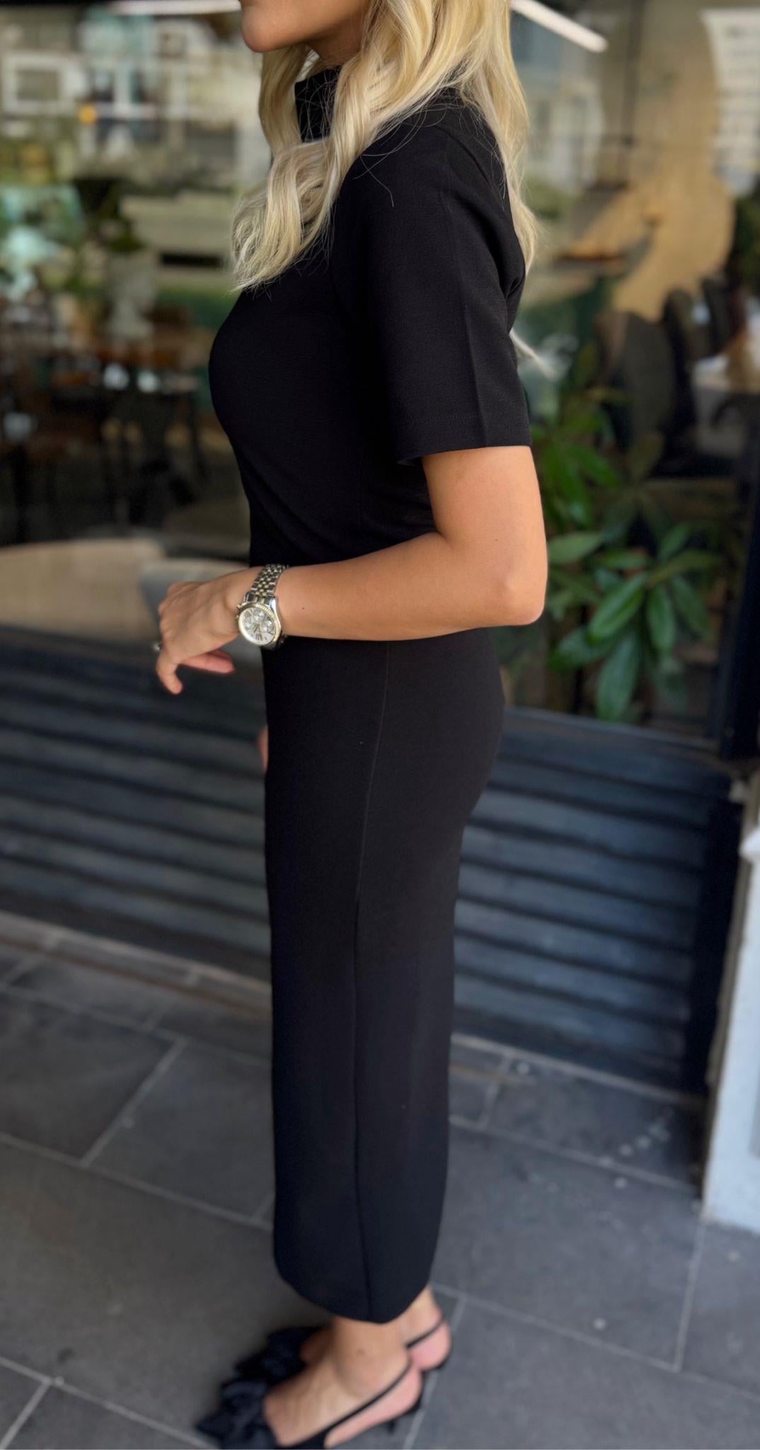 SİYAH ZR PİLİSELİ ELBİSE