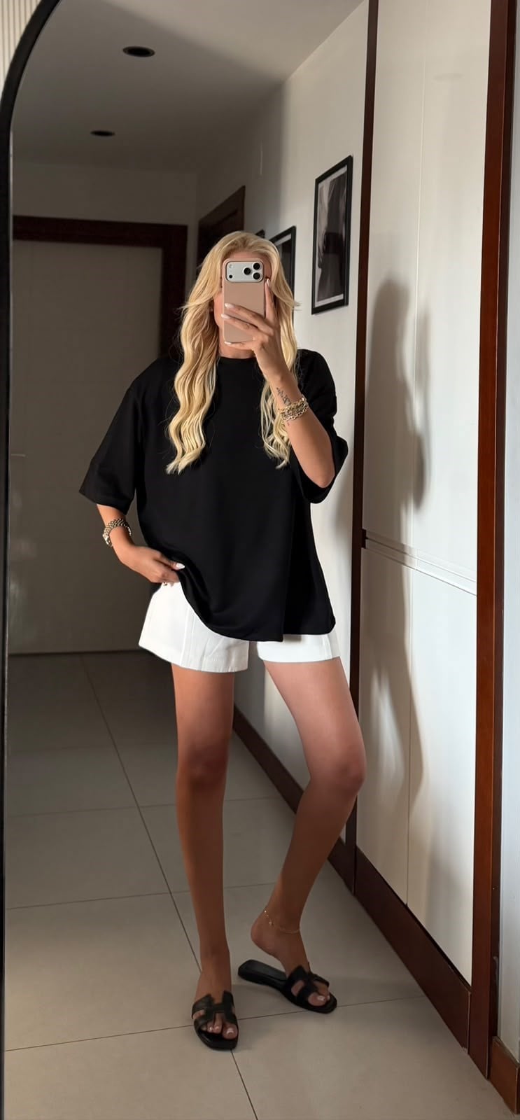 TAŞLI SİYAH KALP DEKOLTELİ TSHİRT 