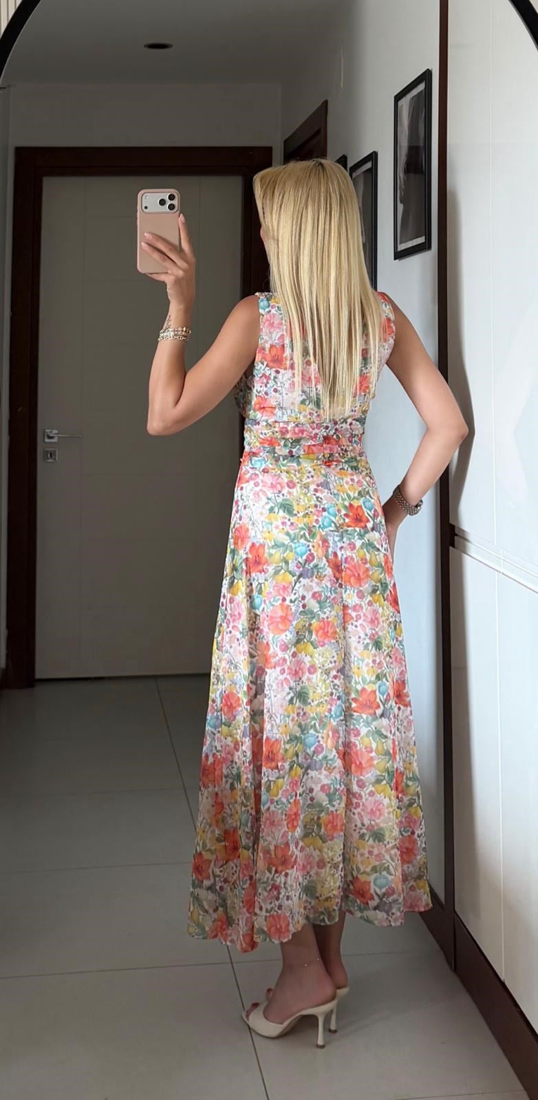 V YAKA ÇİÇEK DESENLİ MİDİ ELBİSE