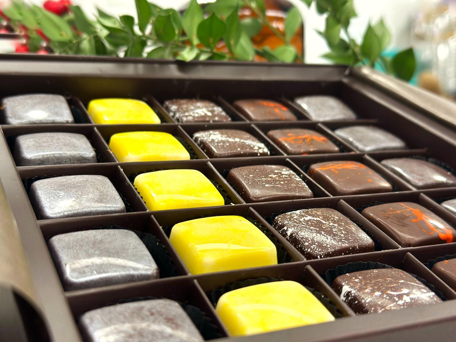 25 Lİ ALKOLLÜ.ÇİKOLATA KUTUSU