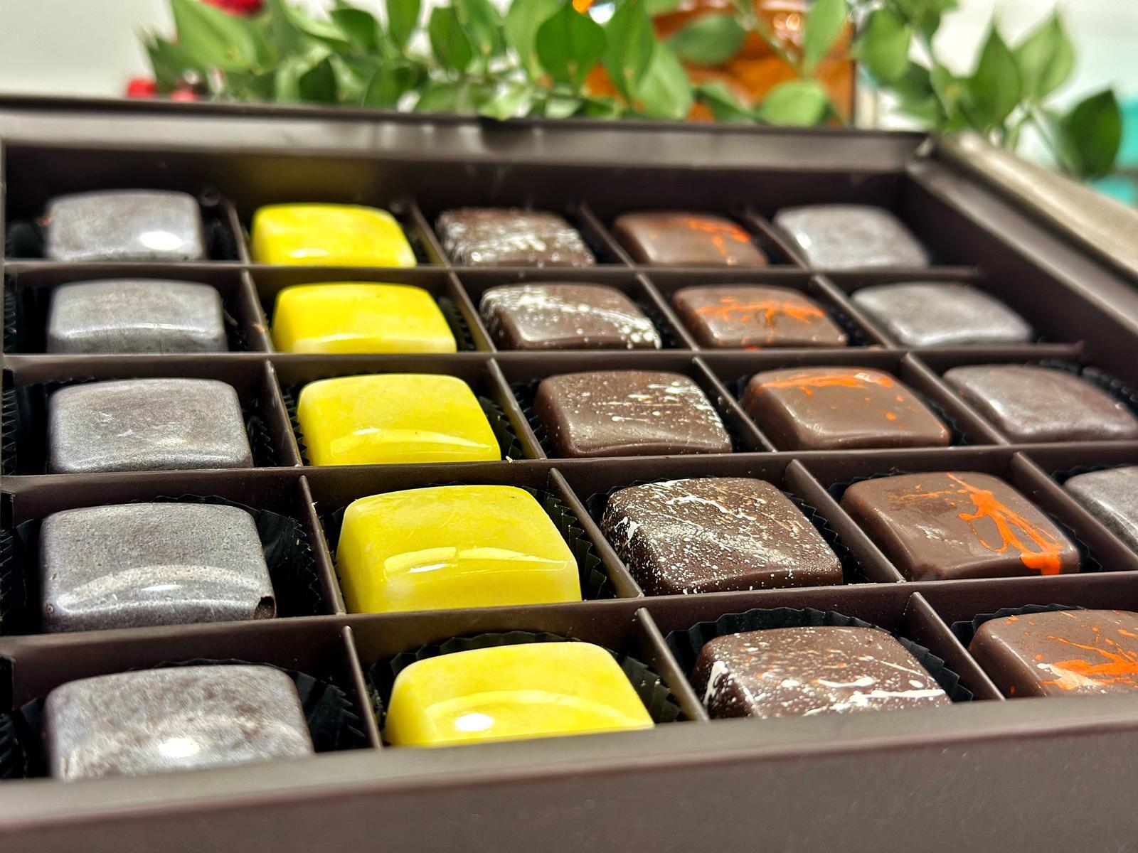 25 Lİ ALKOLLÜ.ÇİKOLATA KUTUSU