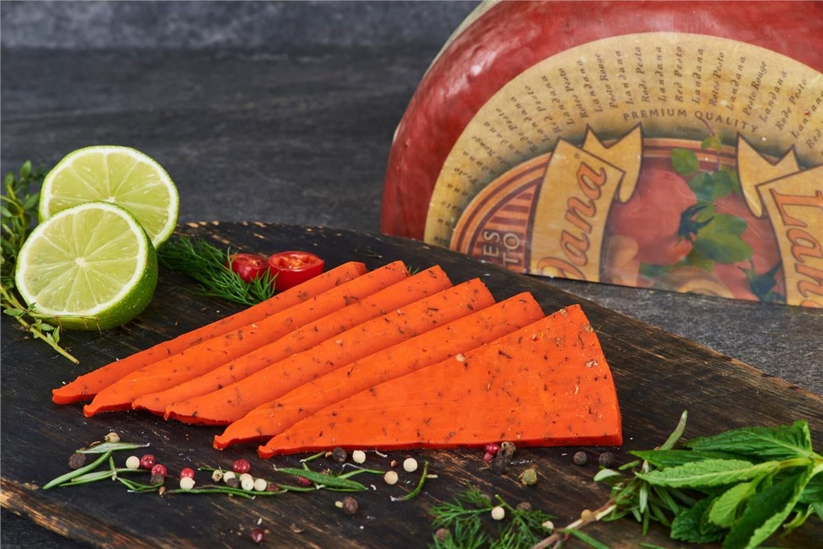 GOUDA DOMATESLİ FESLEGENLI  KG