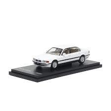 1/64 BMW E38 750iL - Almost Real