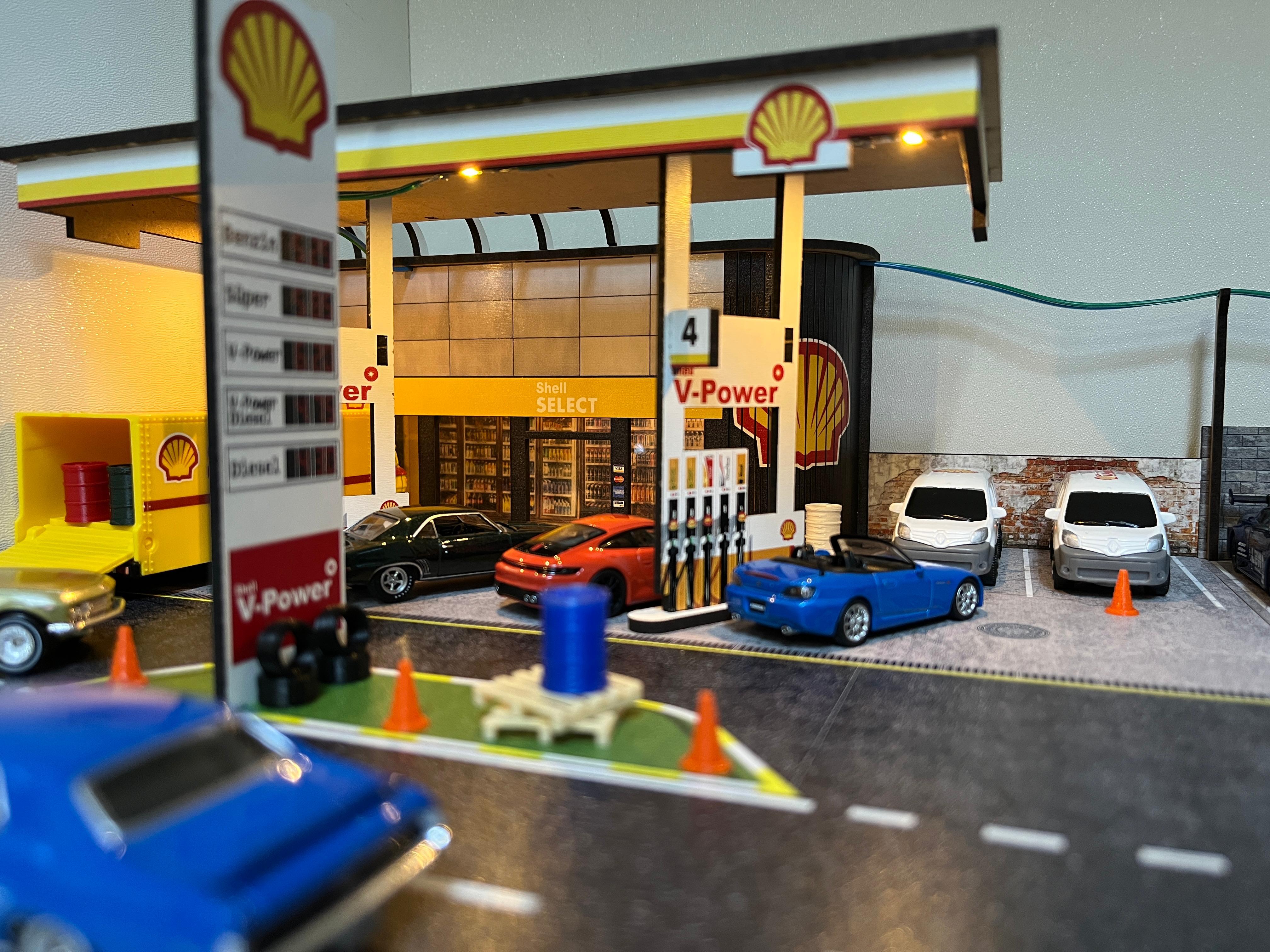 1/64 Shell & Starbucks Diorama