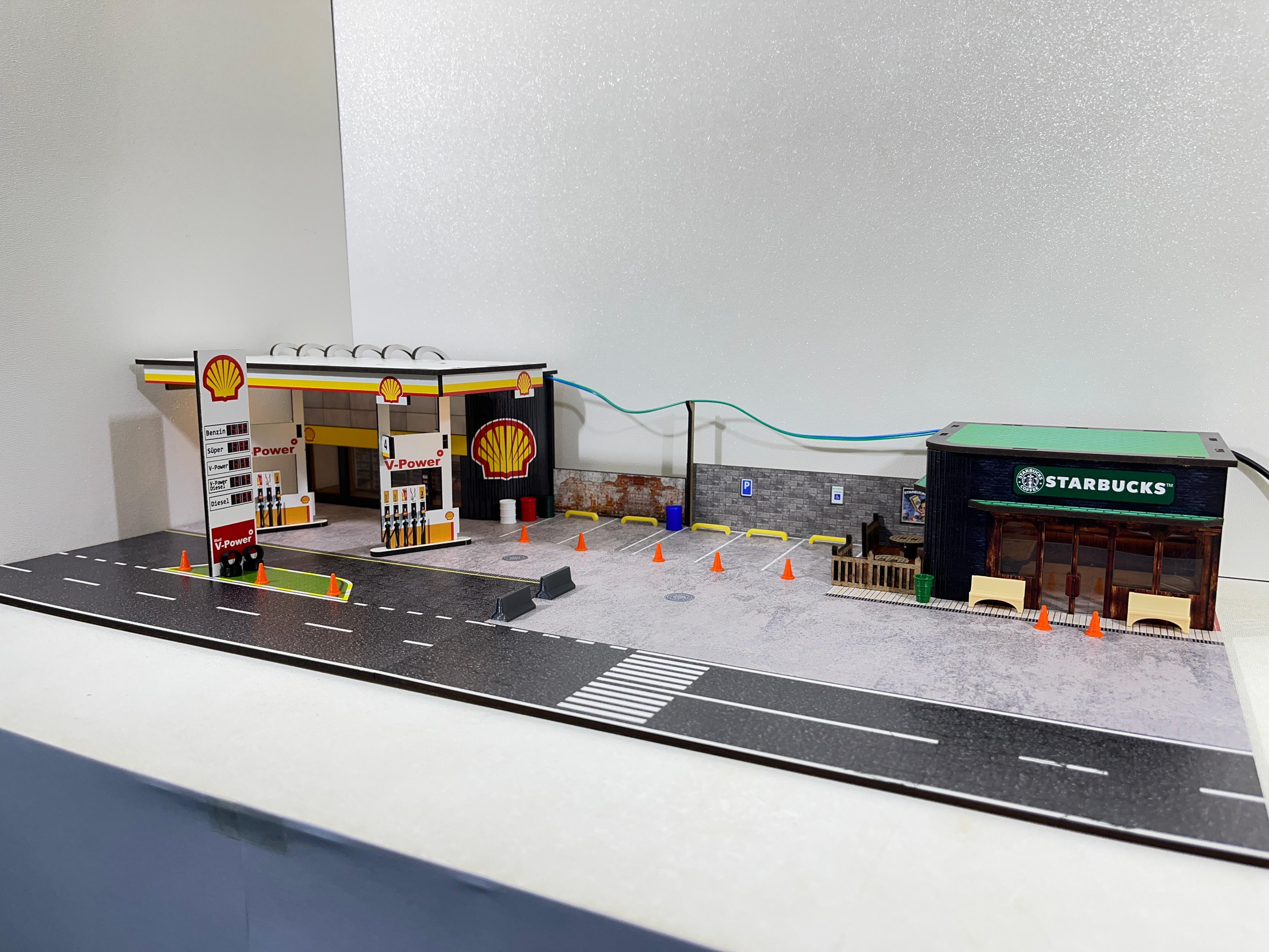 1/64 Shell & Starbucks Diorama