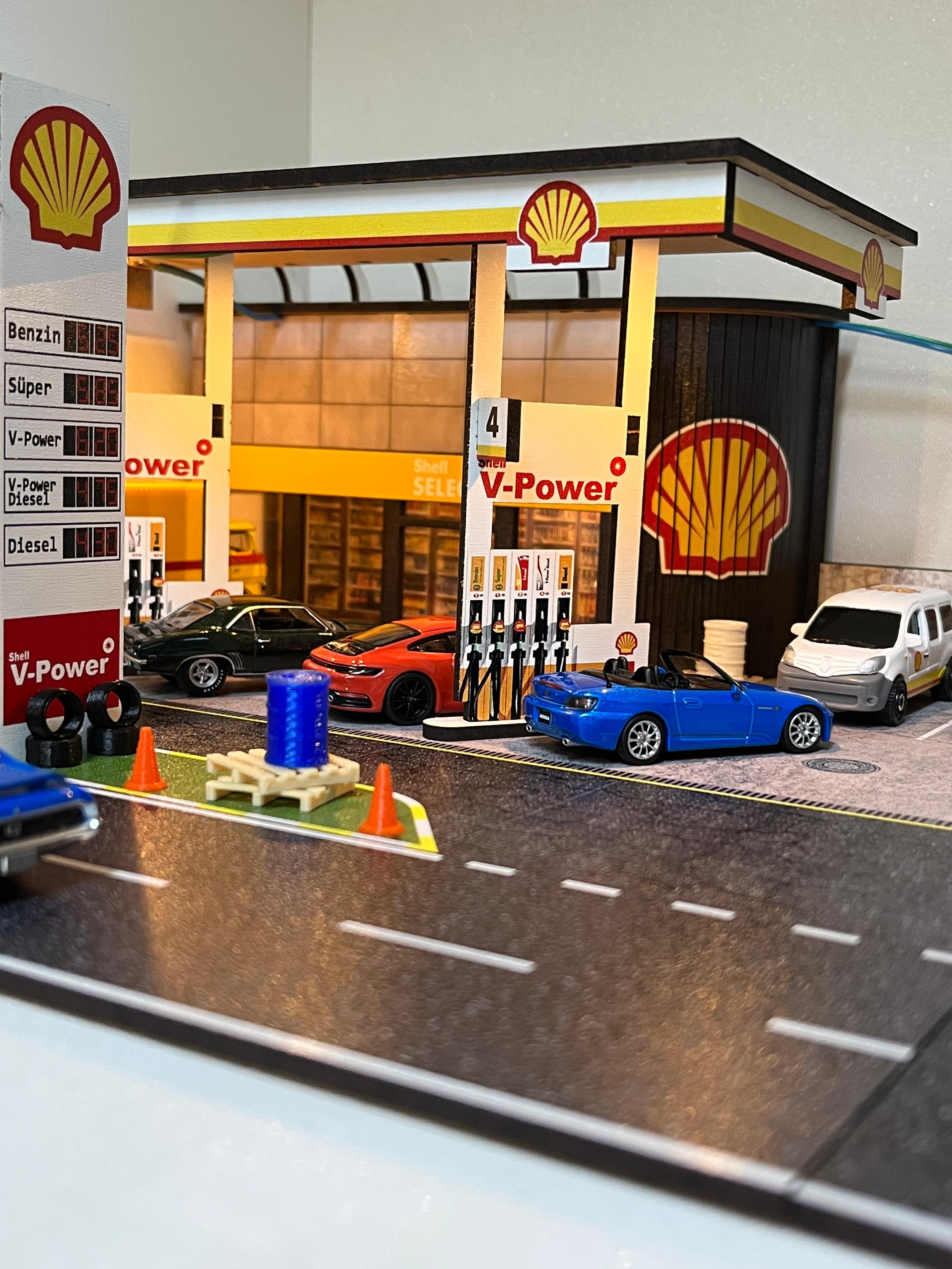 1/64 Shell & Starbucks Diorama