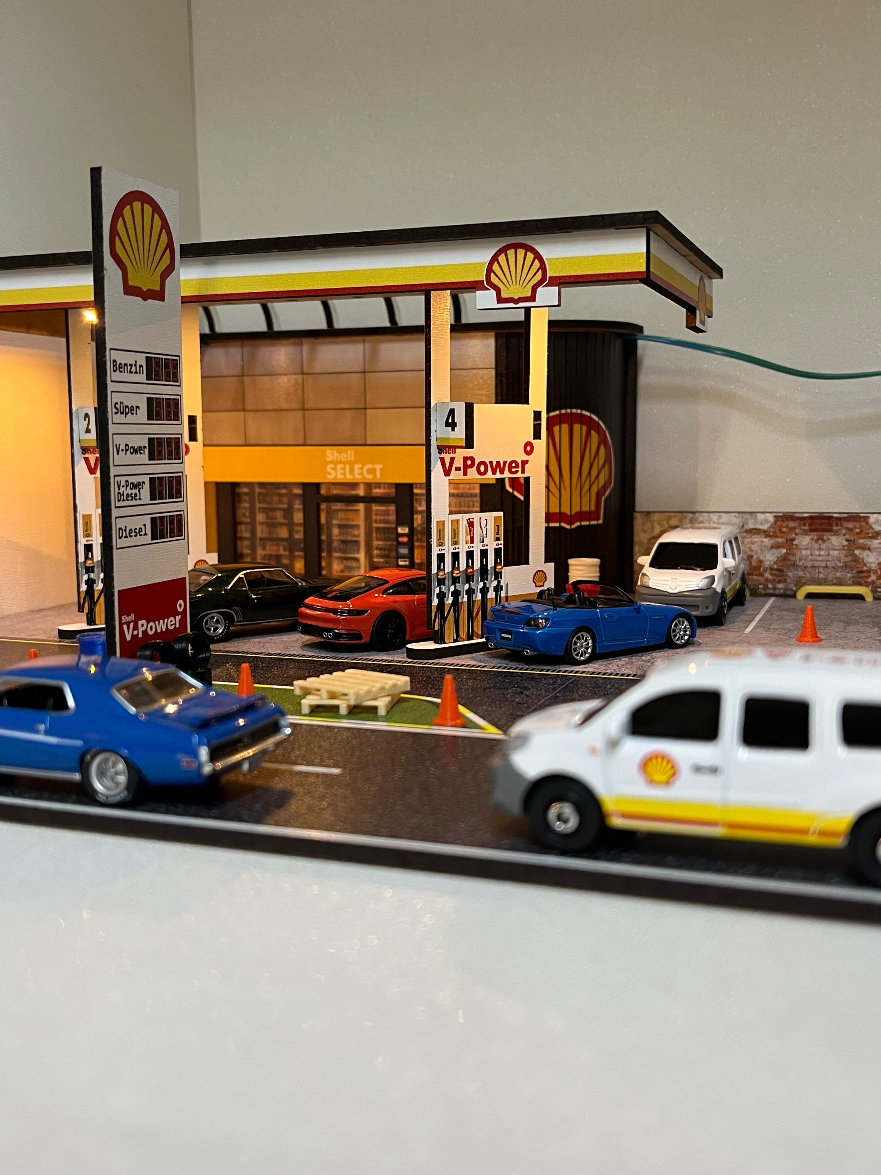 1/64 Shell & Starbucks Diorama