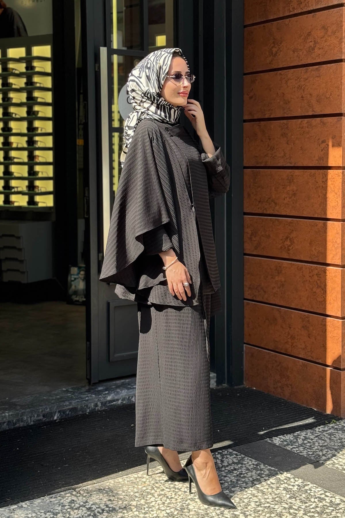 QOOQ Pantolonlu Desenli Takım 27FW201 Siyah